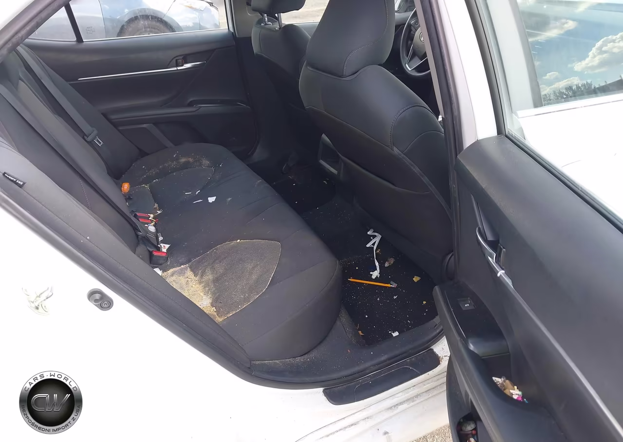 2020 Toyota Camry Le VIN:4T1C11AK4LU907049 - 8