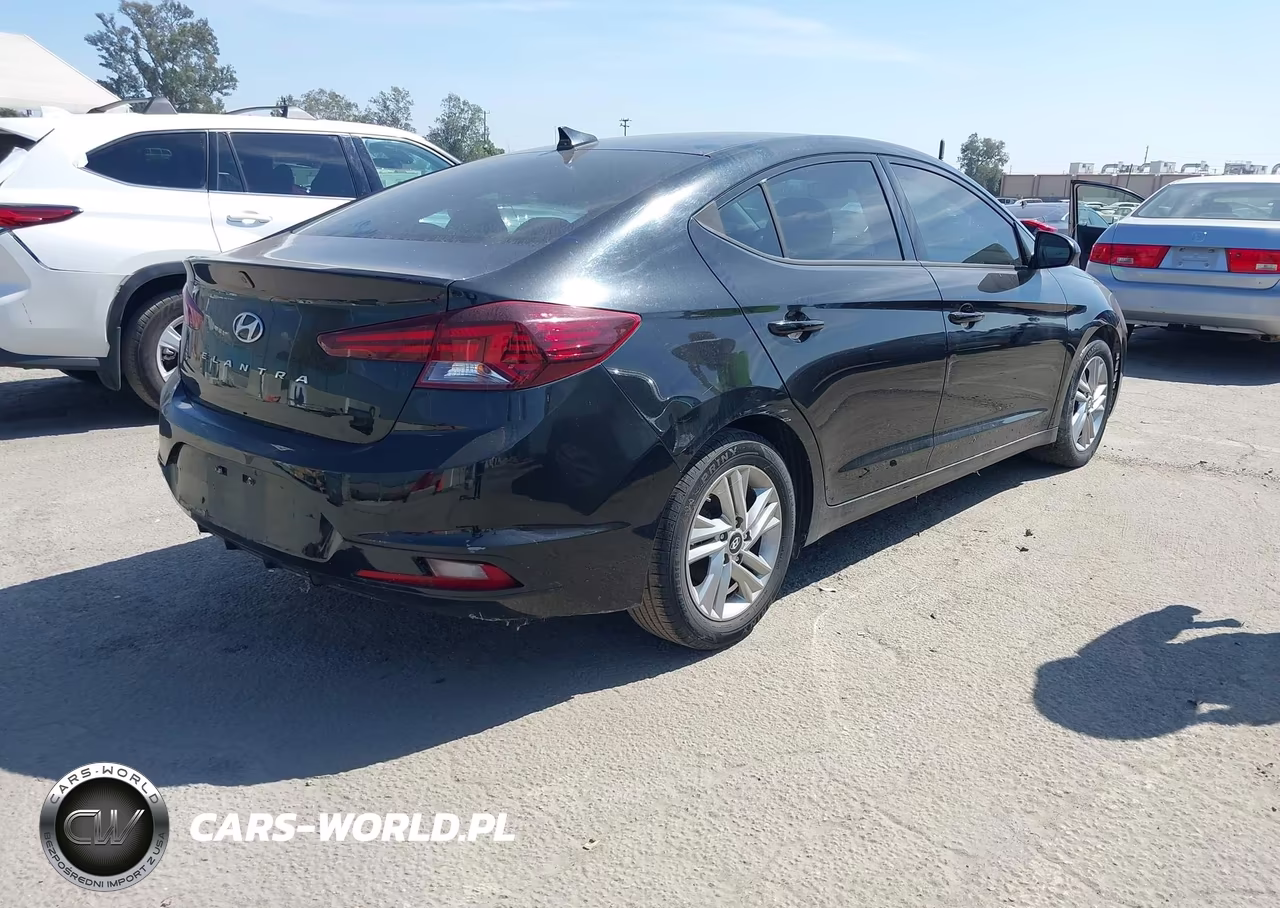 2020 Hyundai Elantra Sel VIN:5NPD84LF6LH579830 - 4