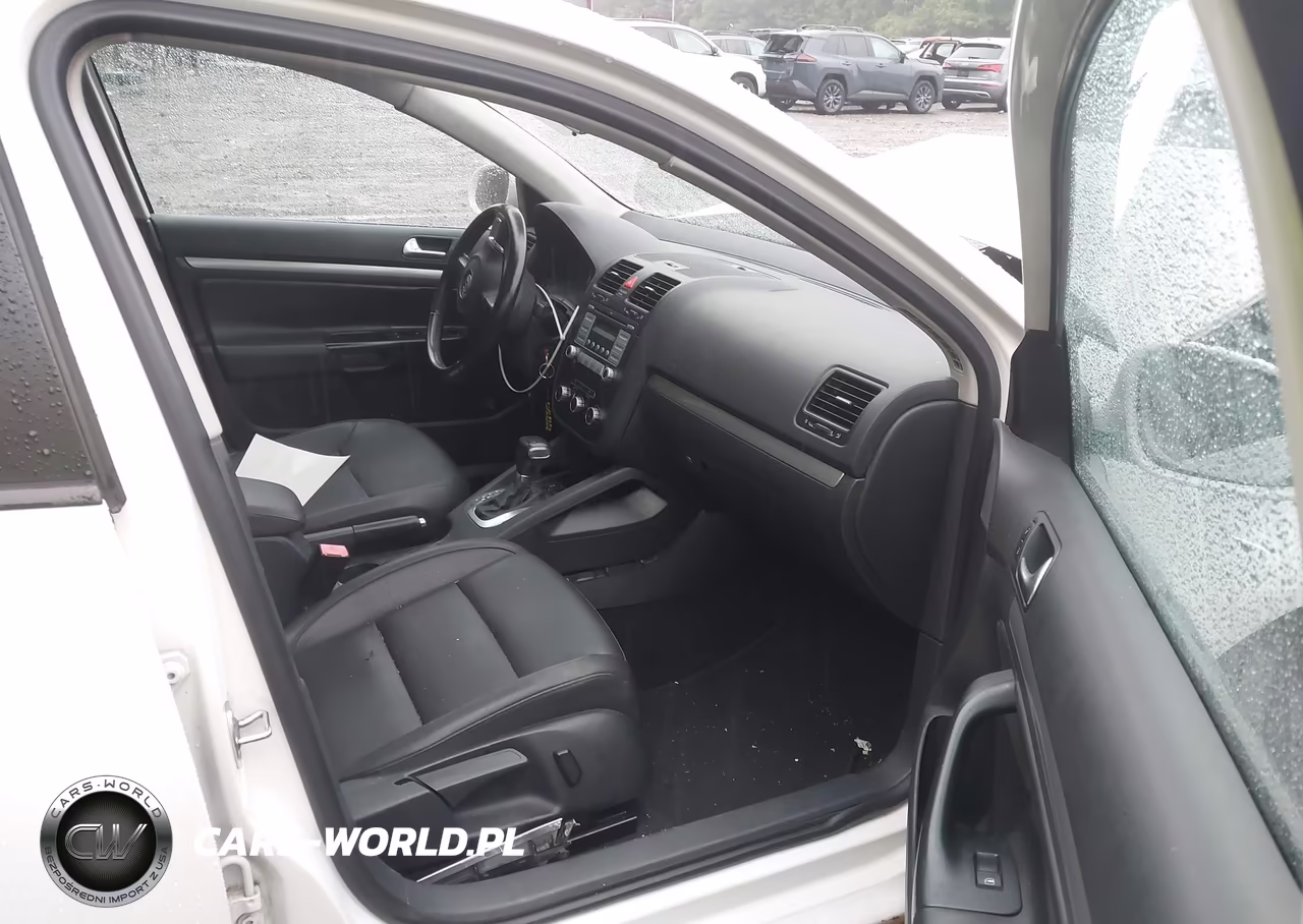 2010 Volkswagen Jetta Limited Edition VIN:3VWRZ7AJ9AM122025 - 5