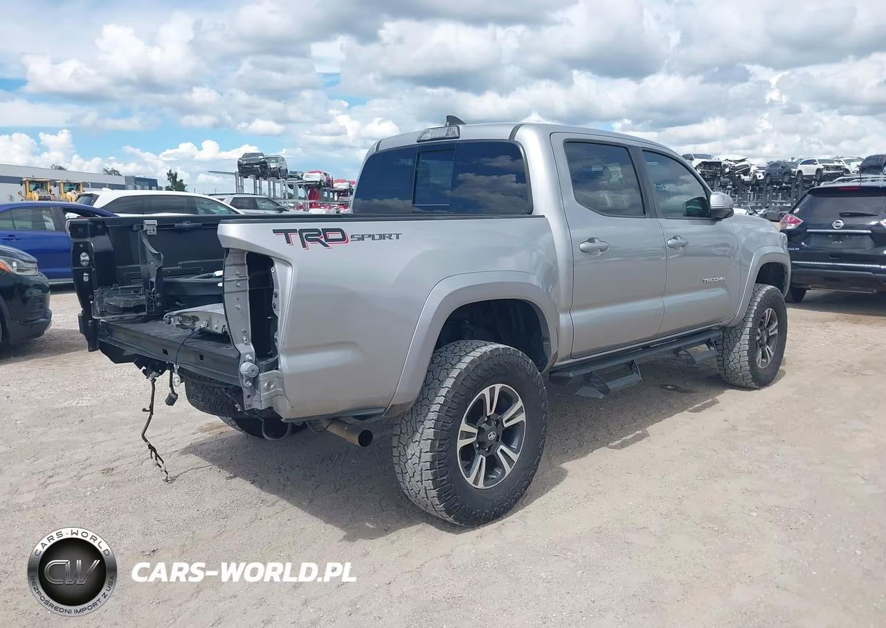 2017 Toyota Tacoma Trd Sport VIN:3TMAZ5CN8HM051107 - 4