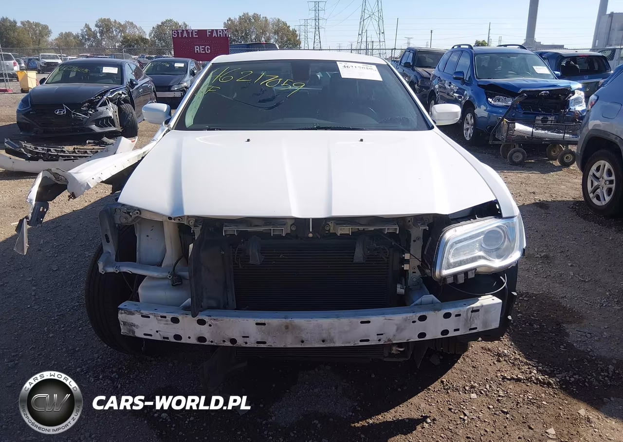 2015 Chrysler 300 Limited VIN:2C3CCAAG9FH807146 - 13