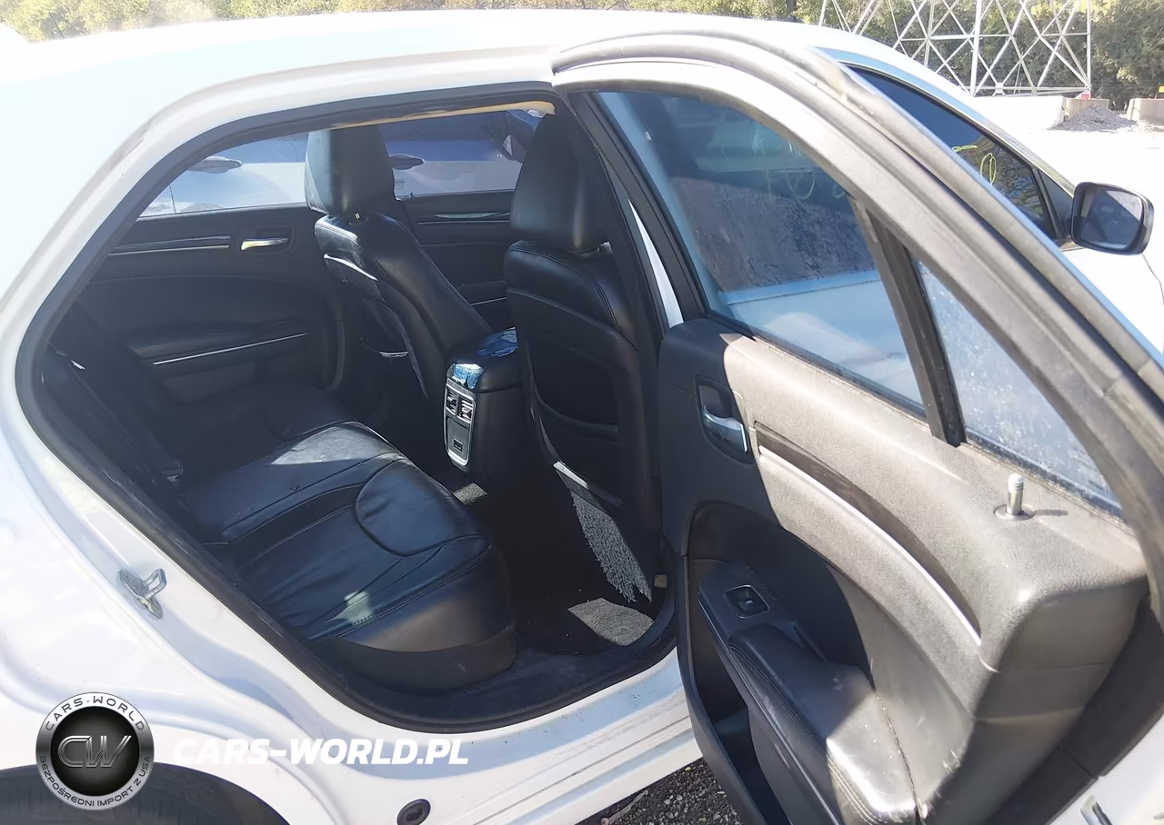 2015 Chrysler 300 Limited VIN:2C3CCAAG9FH807146 - 8