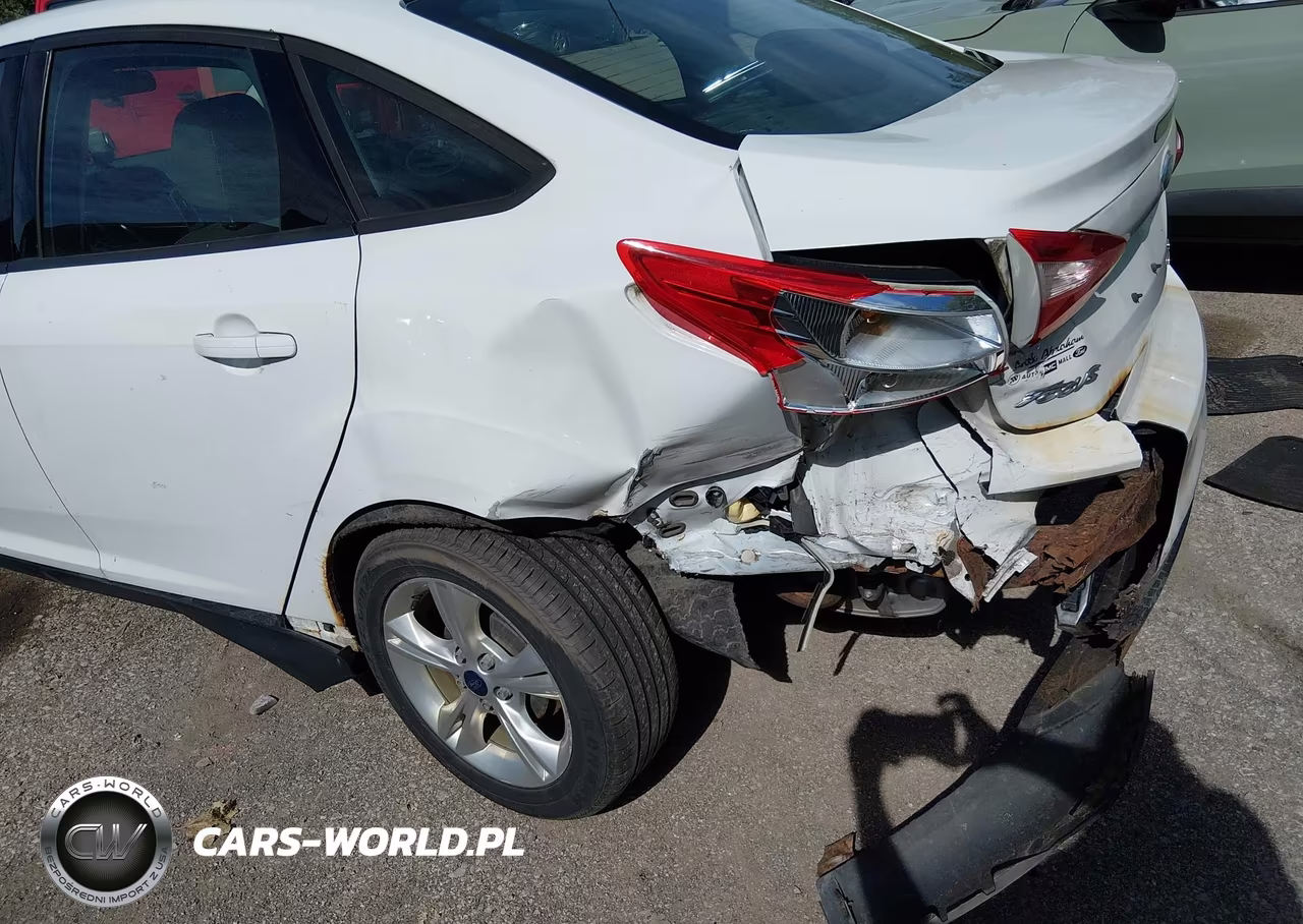 2014 Ford Focus Se VIN:1FADP3F22EL275422 - 6