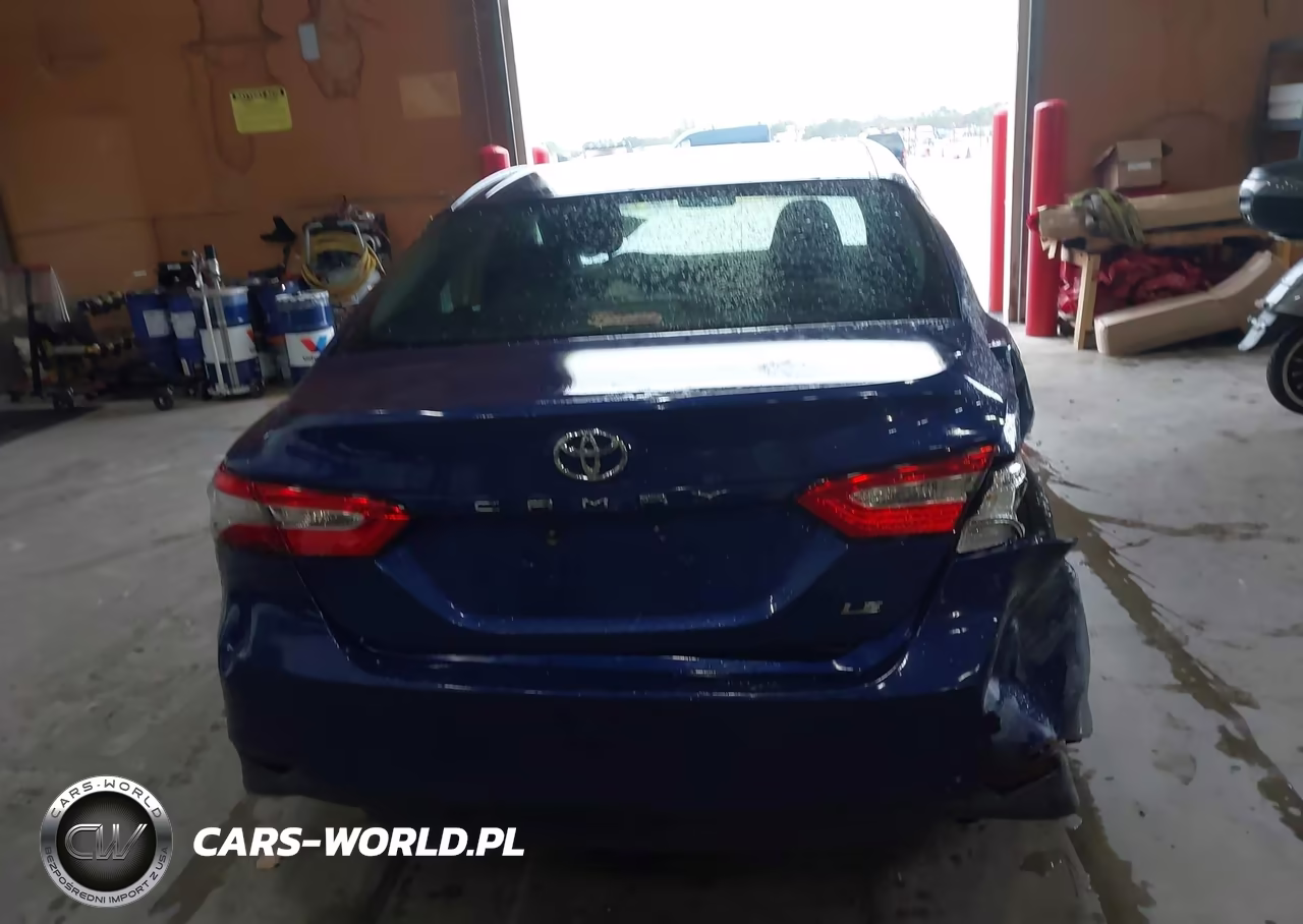 2018 Toyota Camry Le VIN:4T1B11HK2JU563218 - 16