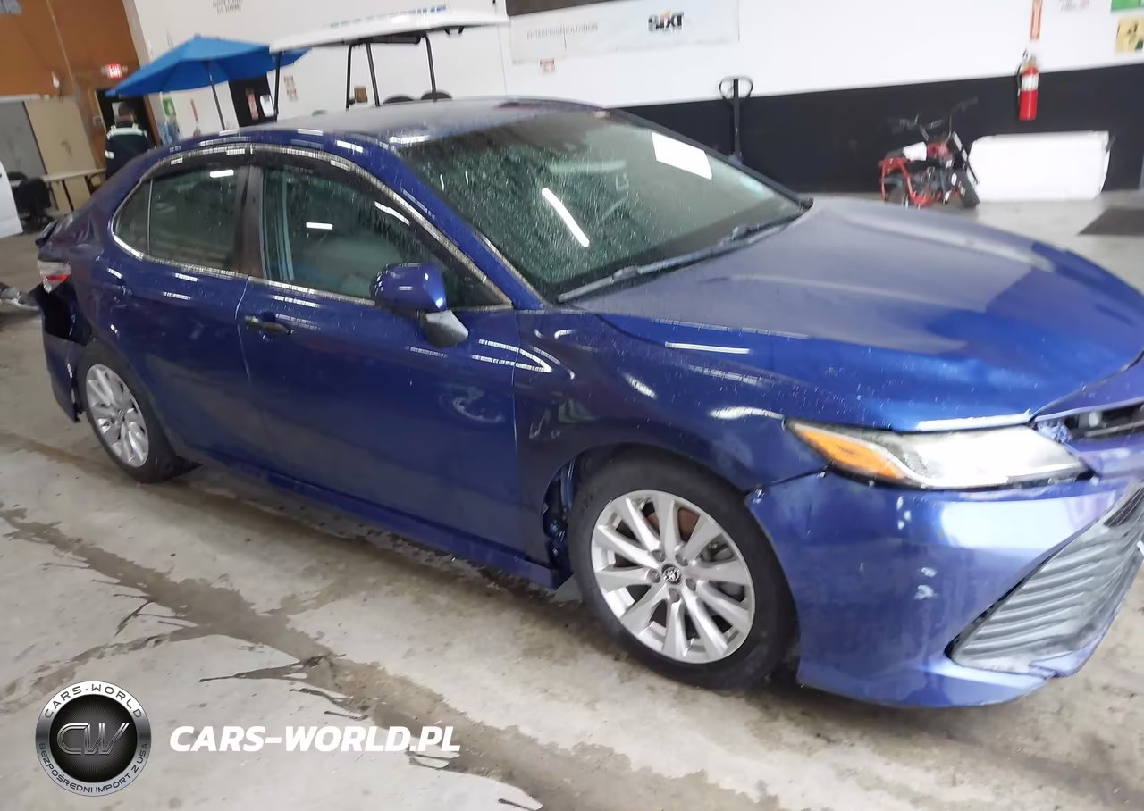 2018 Toyota Camry Le VIN:4T1B11HK2JU563218 - 6