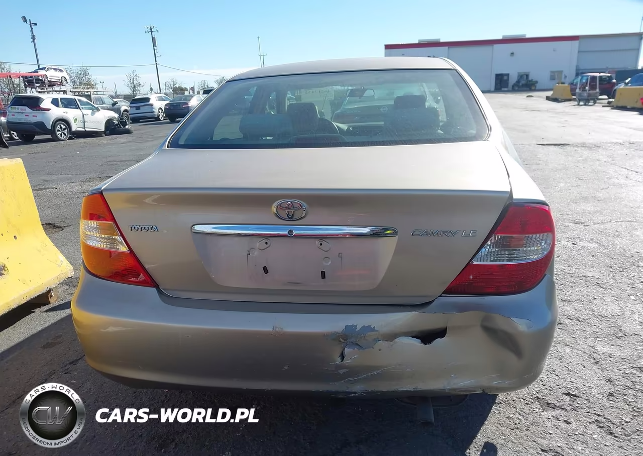 2002 Toyota Camry Le VIN:JTDBE32K020080834 - 16