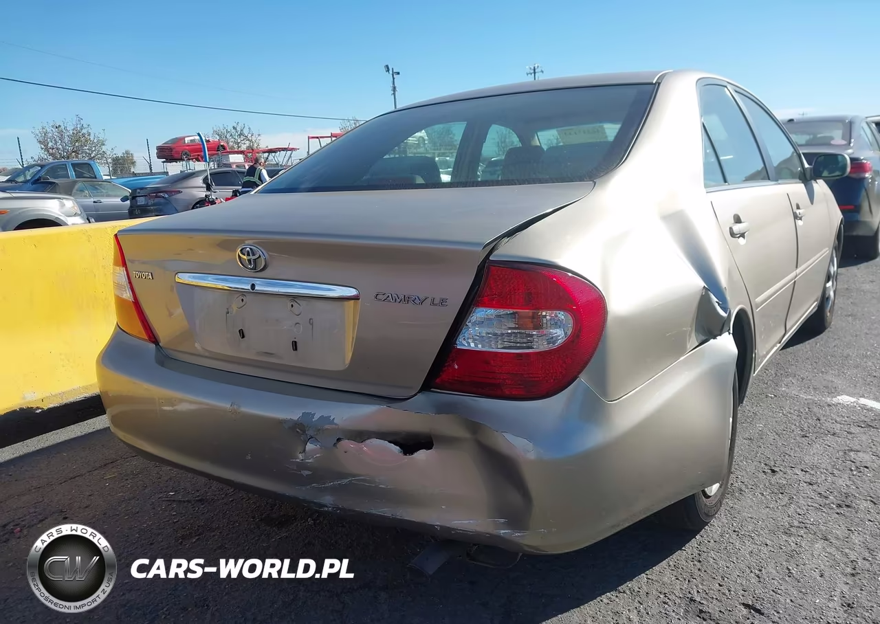 2002 Toyota Camry Le VIN:JTDBE32K020080834 - 6