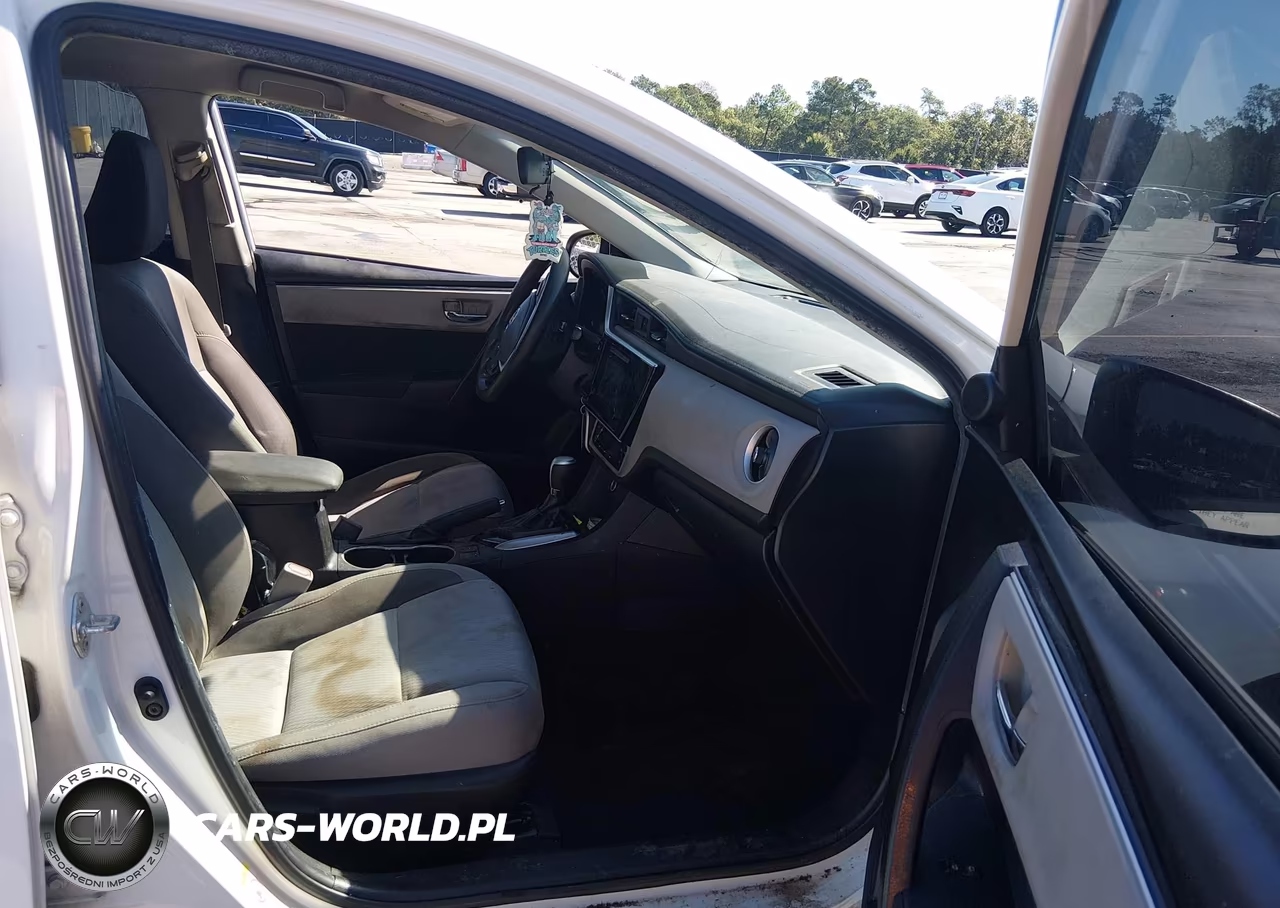 2018 Toyota Corolla Le VIN:5YFBURHE1JP814134 - 5