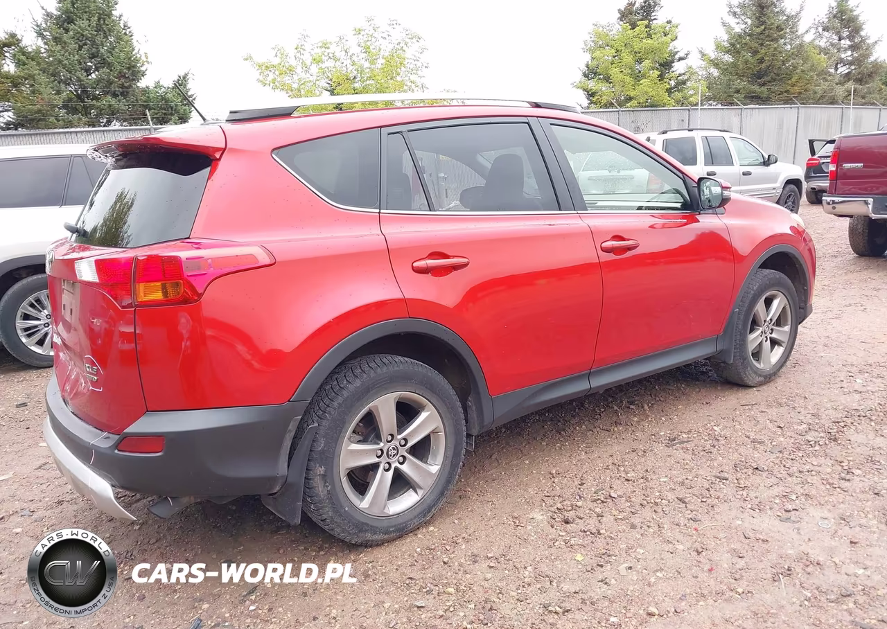 2015 Toyota Rav4 Xle VIN:JTMRFREV9FD151032 - 4