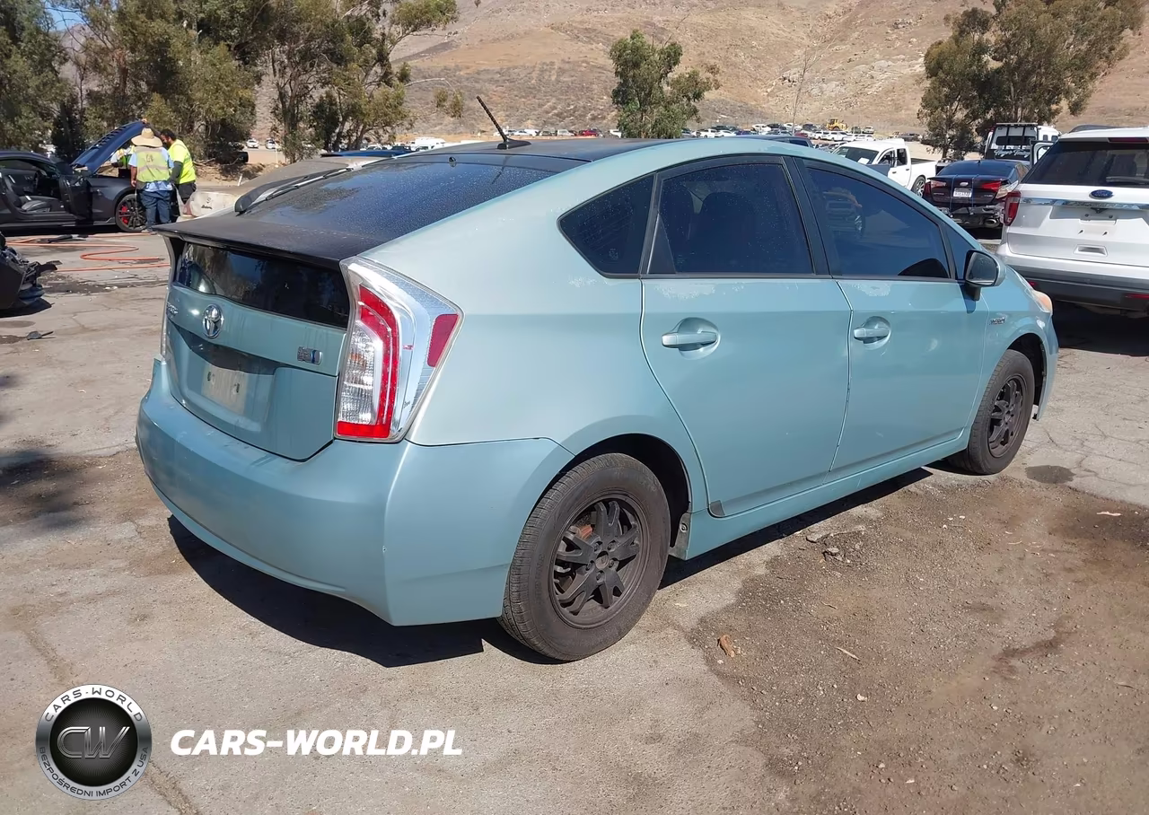 2013 Toyota Prius Three VIN:JTDKN3DU3D5591149 - 4