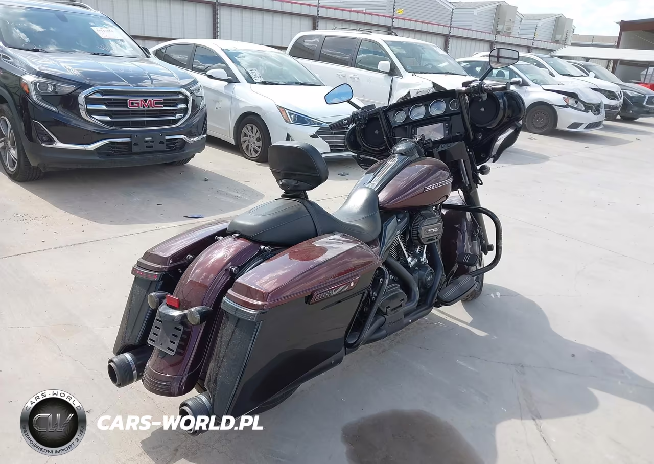 2018 Harley-Davidson Flhxs Street Glide Special VIN:1HD1KRC10JB604952 - 4