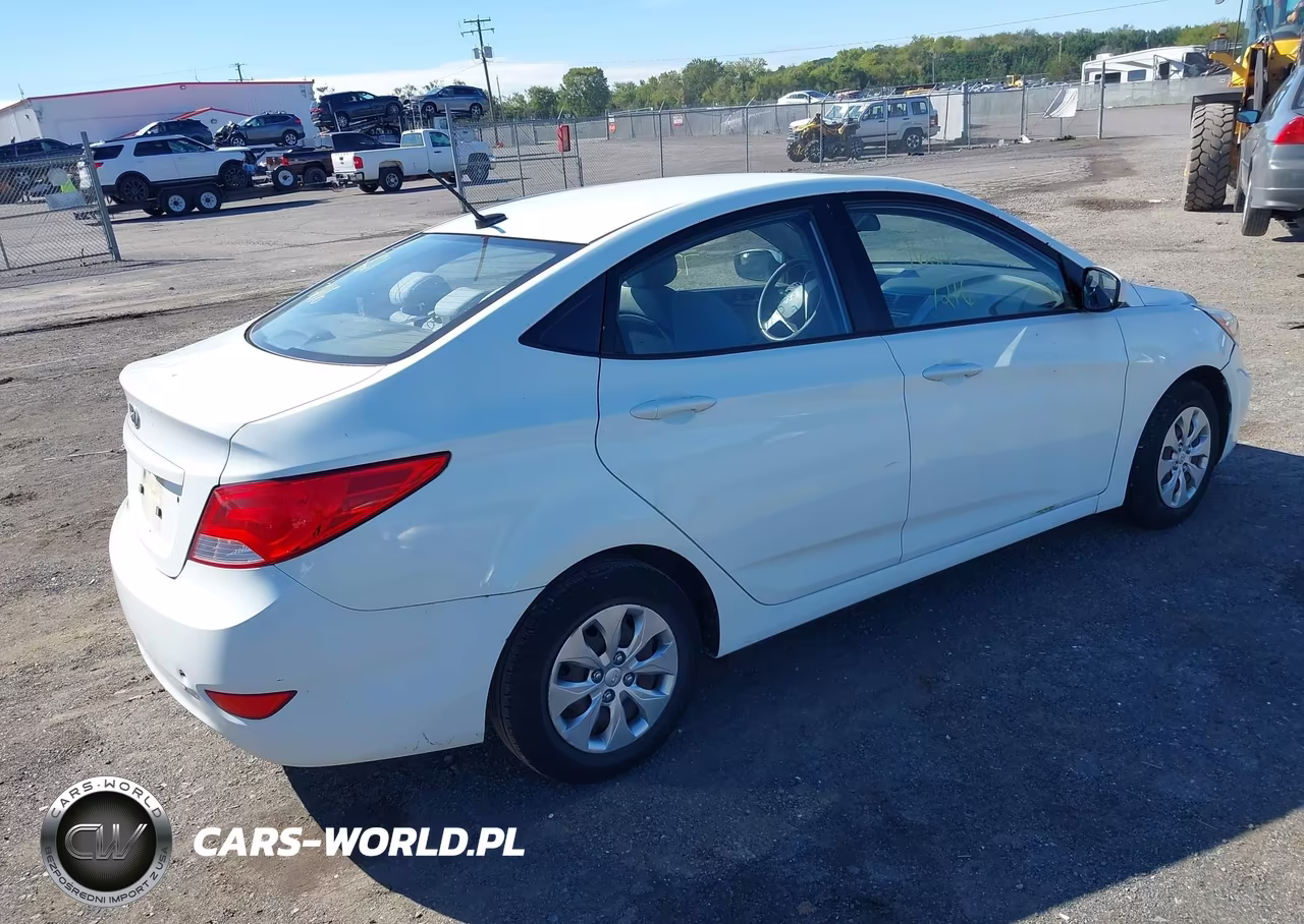 2015 Hyundai Accent Gls VIN:KMHCT4AE4FU881112 - 4