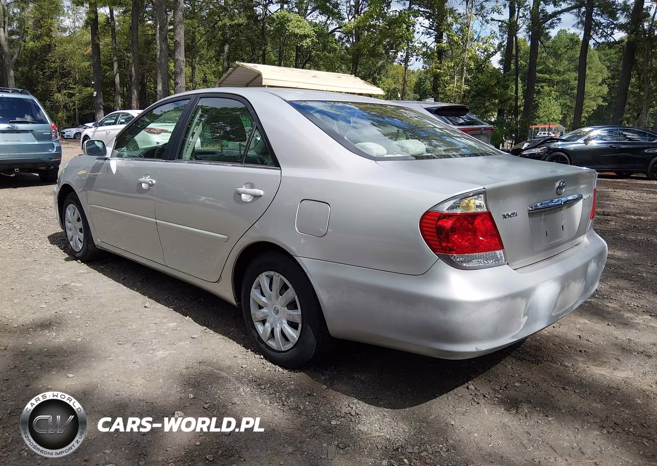 2005 Toyota Camry Le VIN:4T1BE30K45U973388 - 3