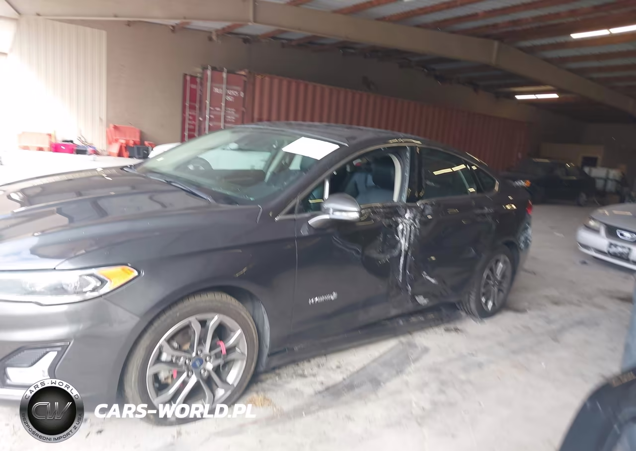 2019 Ford Fusion Hybrid Titanium VIN:3FA6P0RU1KR140417 - 14