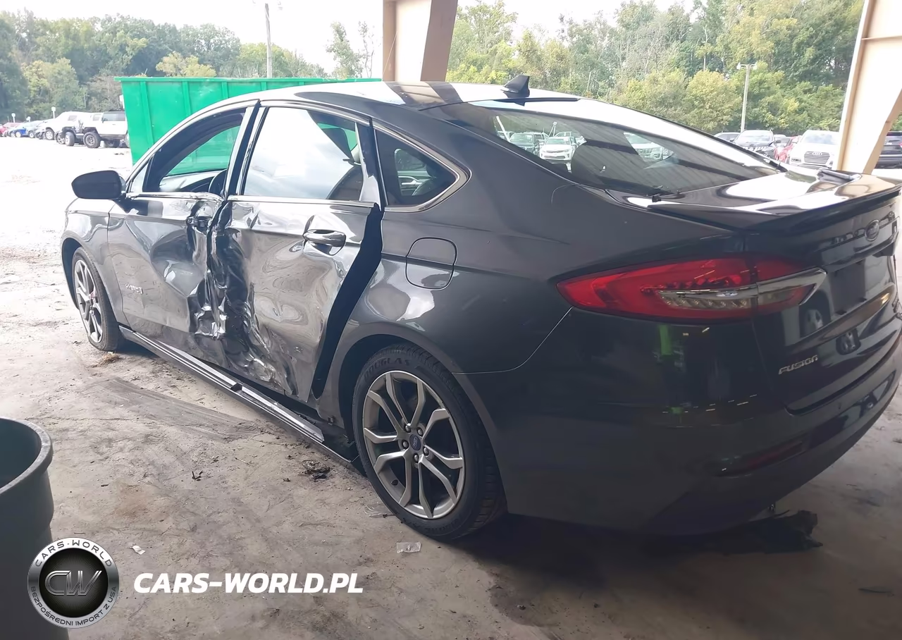 2019 Ford Fusion Hybrid Titanium VIN:3FA6P0RU1KR140417 - 3