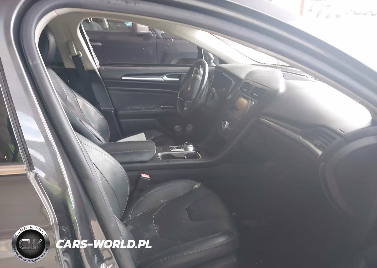 2019 Ford Fusion Hybrid Titanium VIN:3FA6P0RU1KR140417 - 5