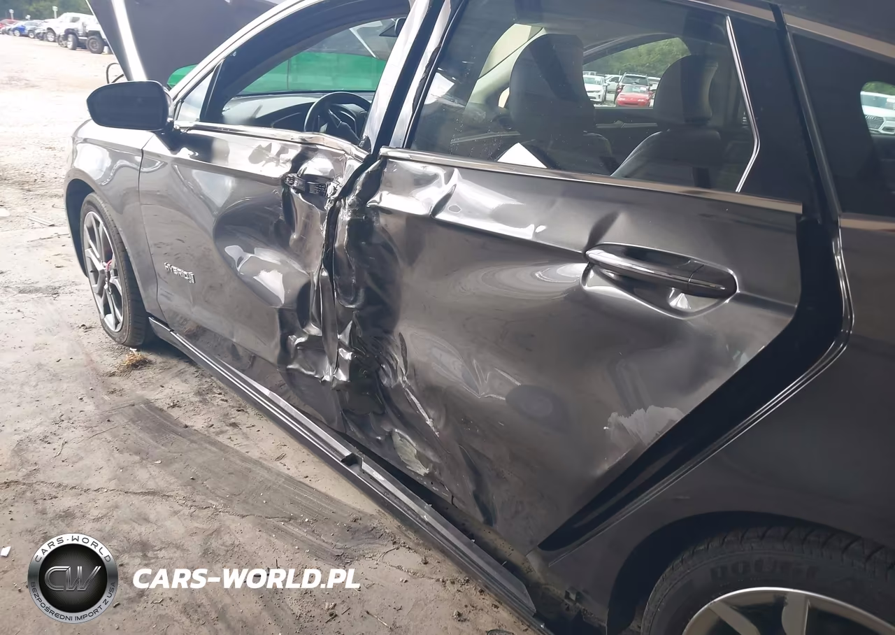 2019 Ford Fusion Hybrid Titanium VIN:3FA6P0RU1KR140417 - 6