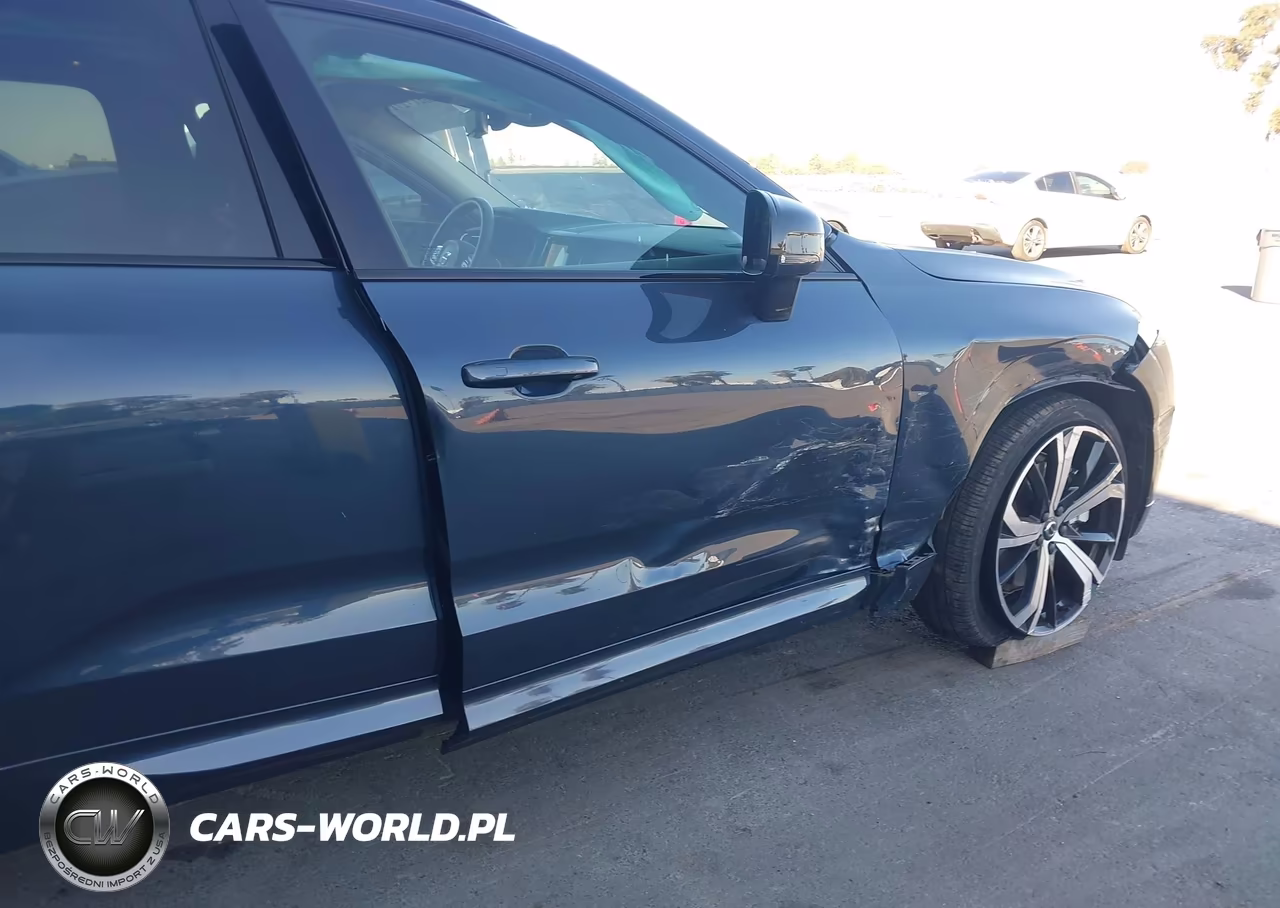 2023 Volvo Xc60 Recharge Plug-In Hybrid T8 Ultimate Dark Theme VIN:YV4H60DX3P1245837 - 13