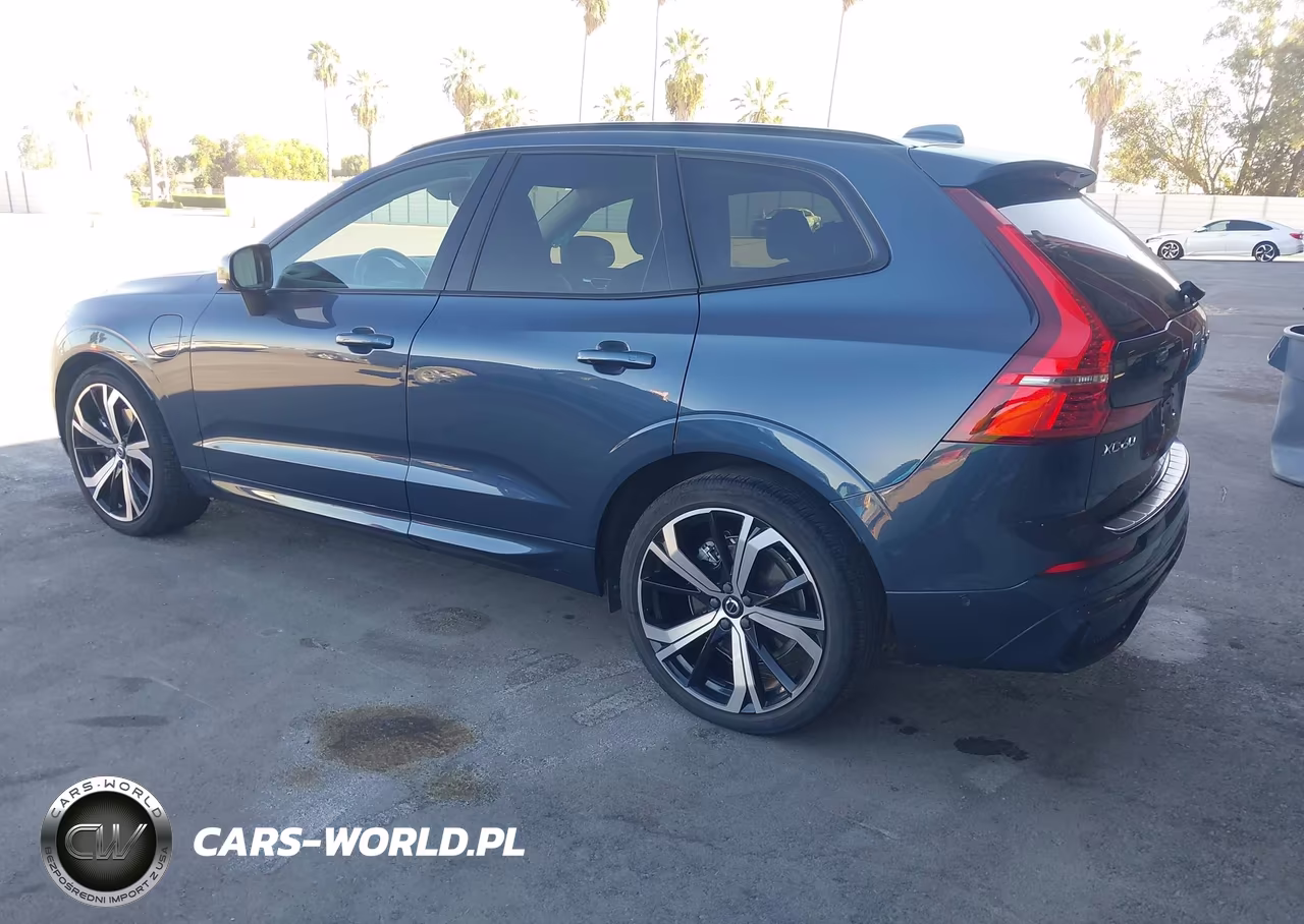 2023 Volvo Xc60 Recharge Plug-In Hybrid T8 Ultimate Dark Theme VIN:YV4H60DX3P1245837 - 3