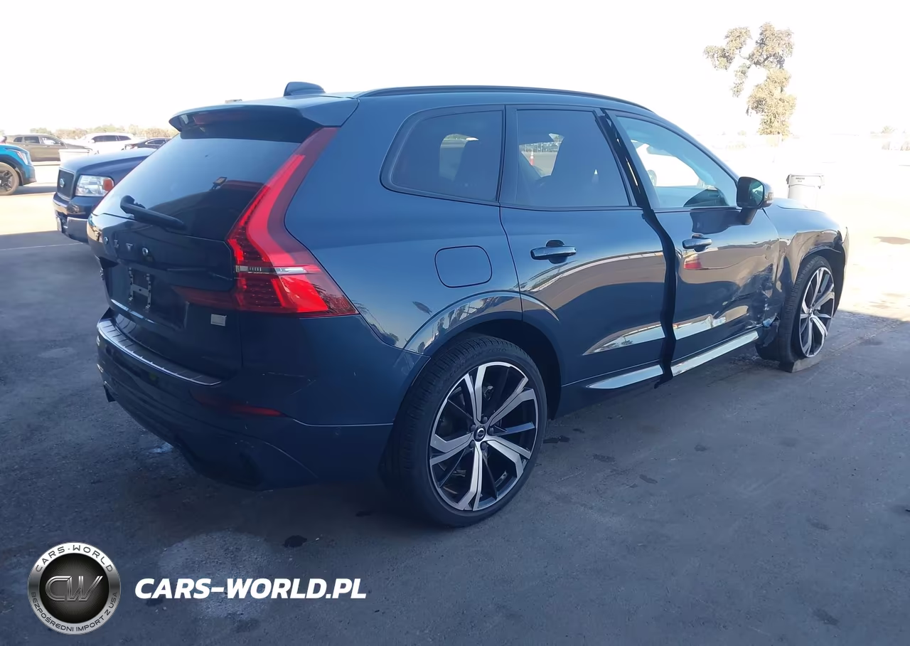 2023 Volvo Xc60 Recharge Plug-In Hybrid T8 Ultimate Dark Theme VIN:YV4H60DX3P1245837 - 4