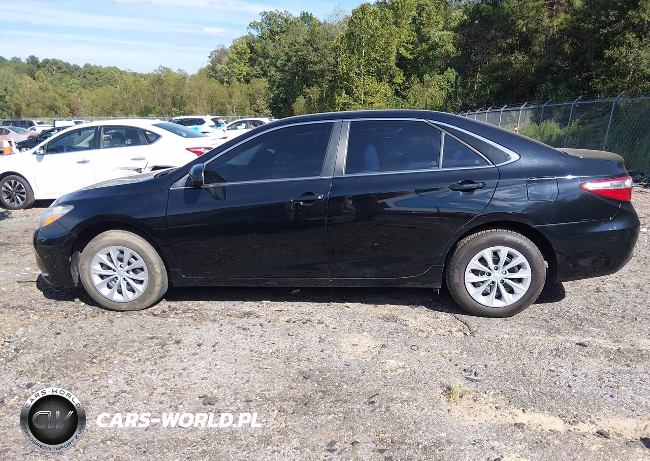 2017 Toyota Camry Le VIN:4T1BF1FK1HU428942 - 15