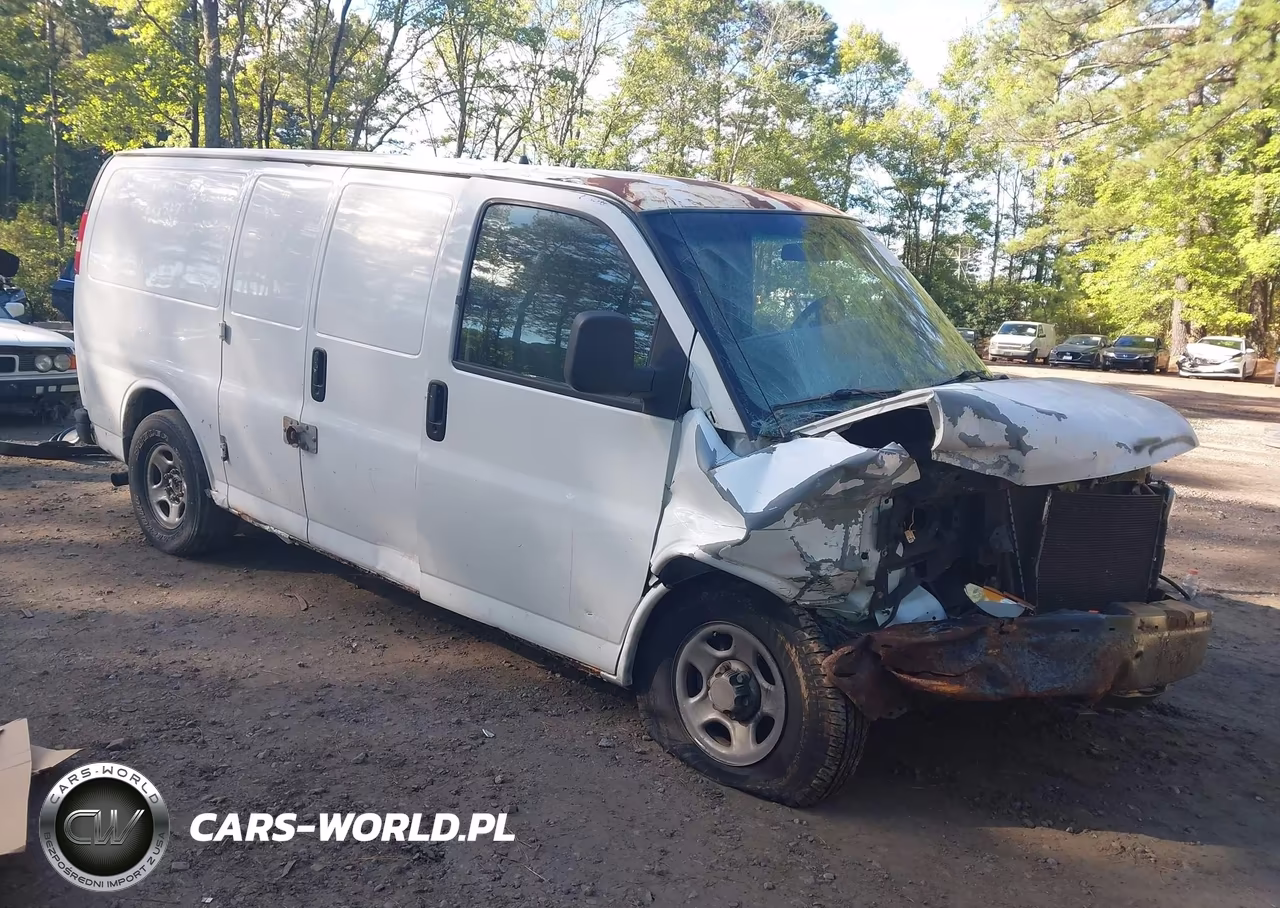 2006 Chevrolet Express Work Van VIN:1GCFG15X261132052 - 1