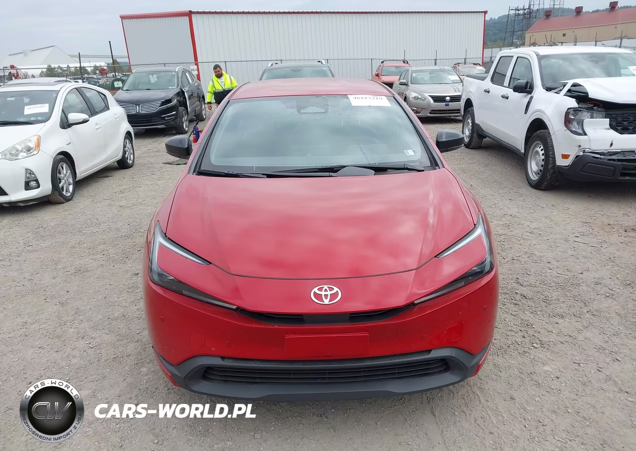 2026 Toyota Prius Le VIN:JTDACAAUXT3068957 - 12