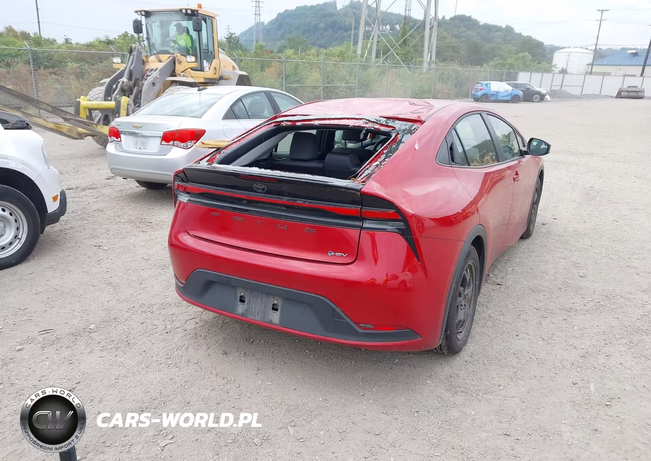 2026 Toyota Prius Le VIN:JTDACAAUXT3068957 - 4