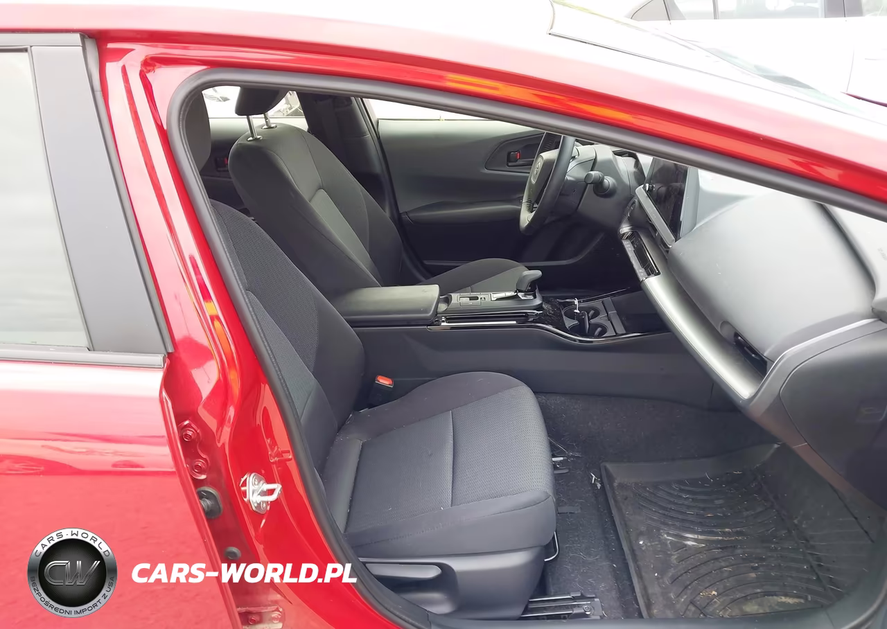 2026 Toyota Prius Le VIN:JTDACAAUXT3068957 - 5