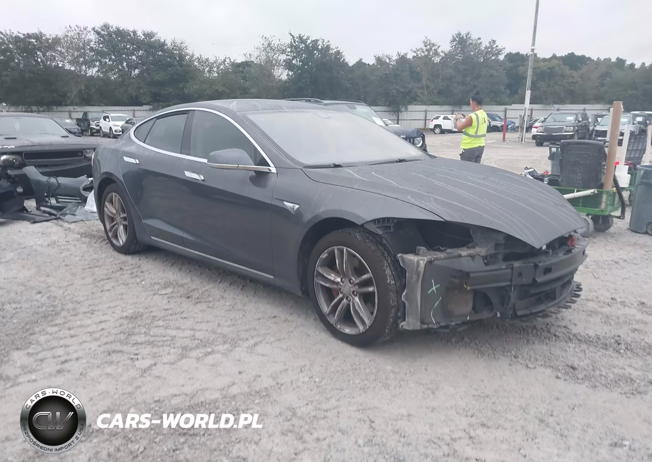 2014 Tesla Model S P85 – zdjęcie 1 z 21