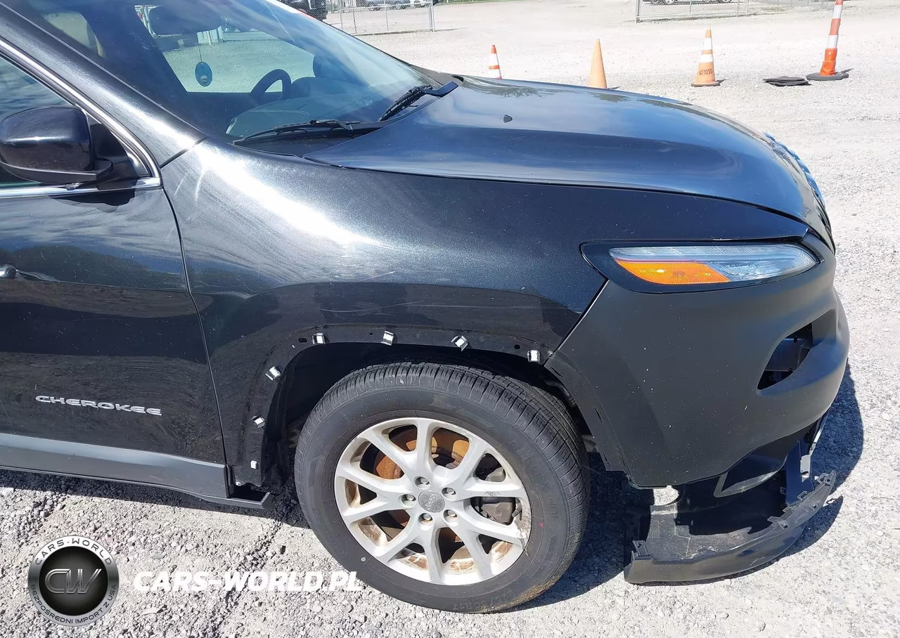 2015 Jeep Cherokee Latitude VIN:1C4PJLCB5FW706445 - 13