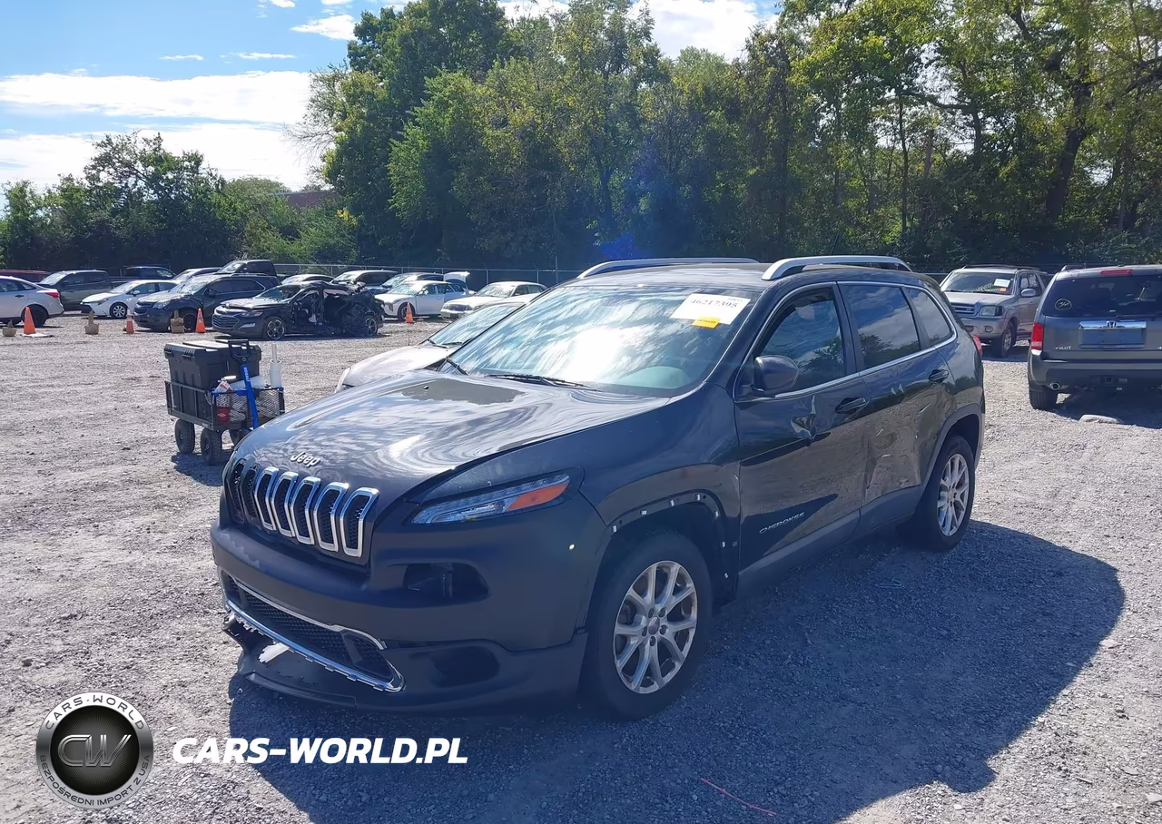 2015 Jeep Cherokee Latitude VIN:1C4PJLCB5FW706445 - 2