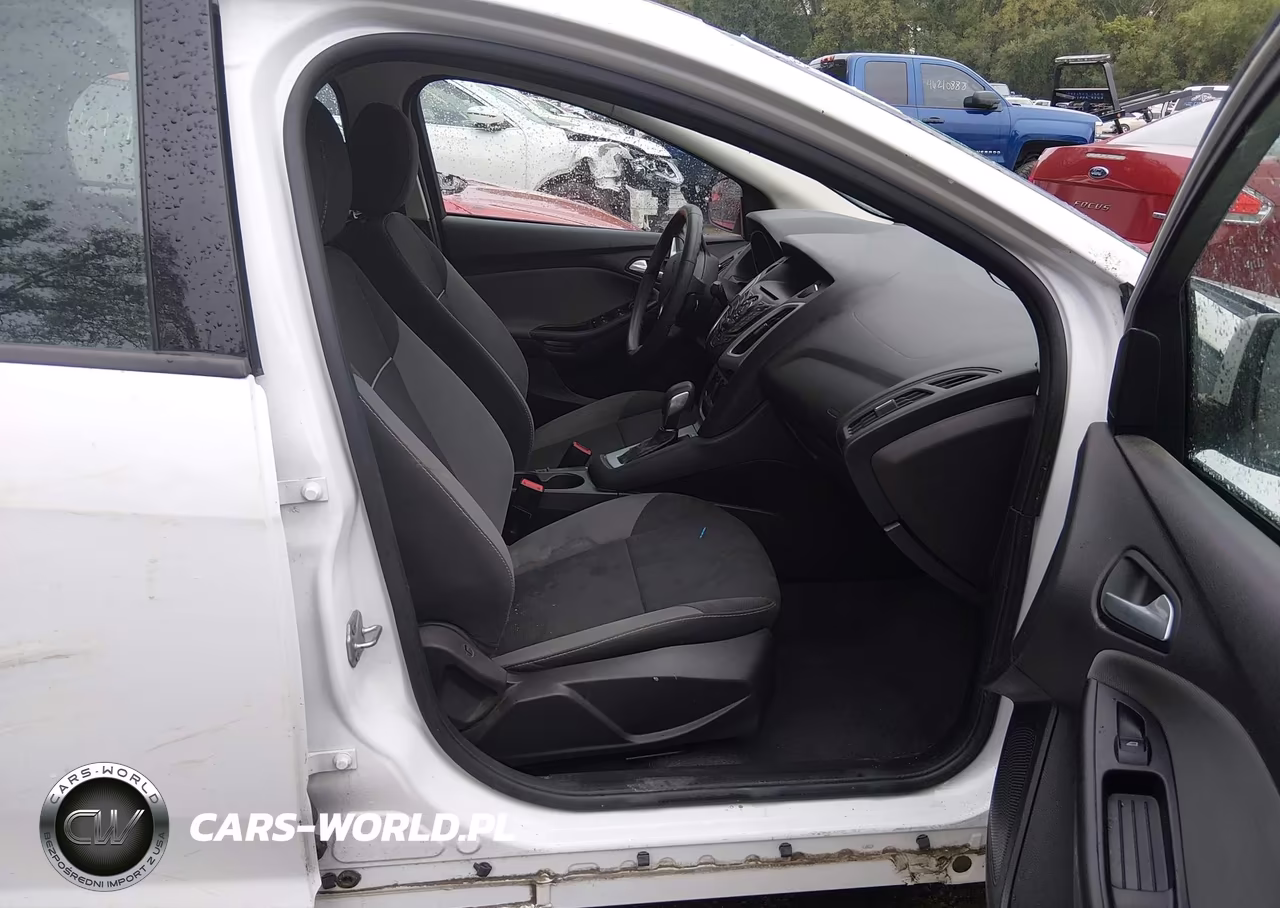 2014 Ford Focus Se VIN:1FADP3F25EL149362 - 5