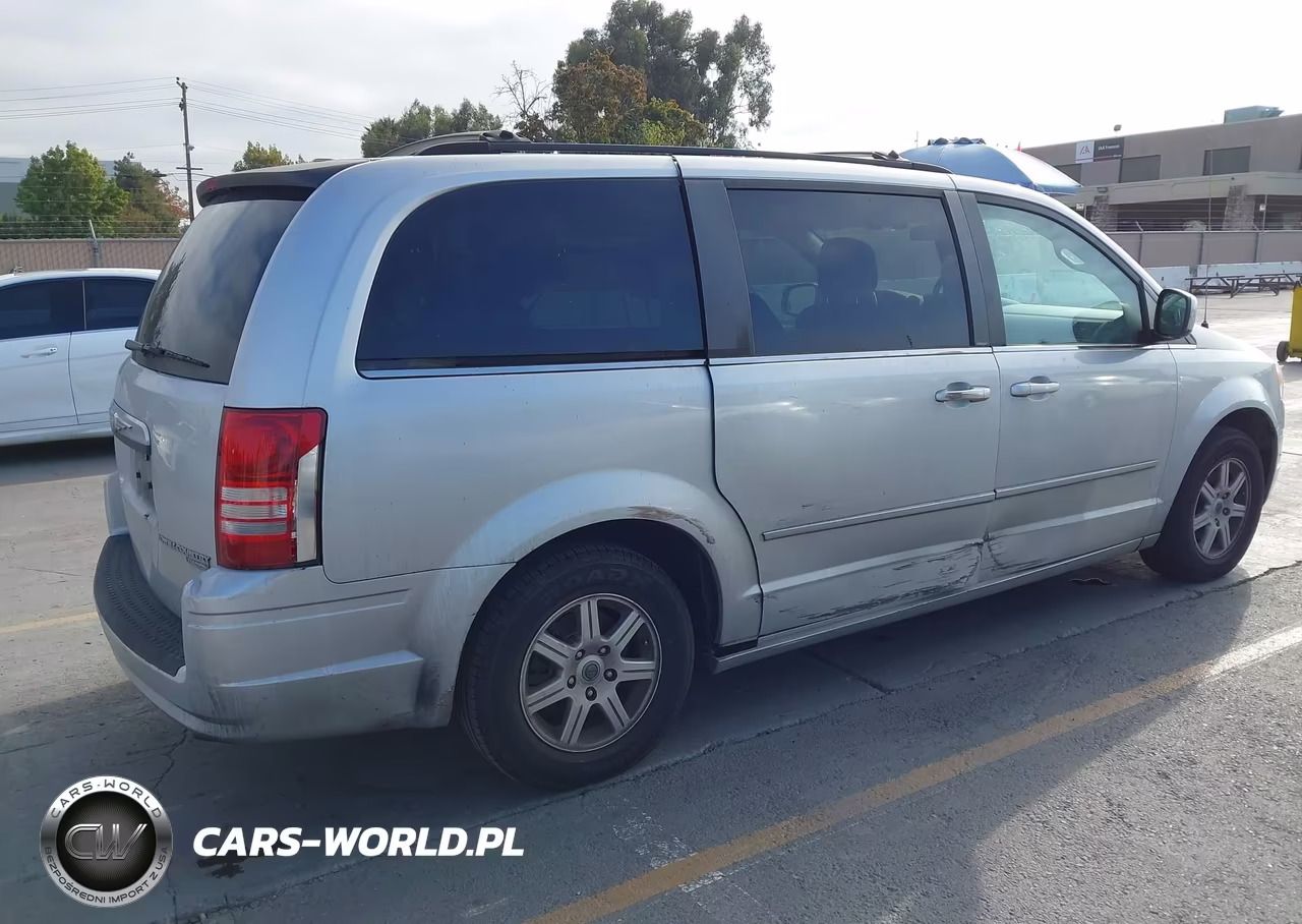 2010 Chrysler Town & Country Touring VIN:2A4RR5D12AR324100 - 4