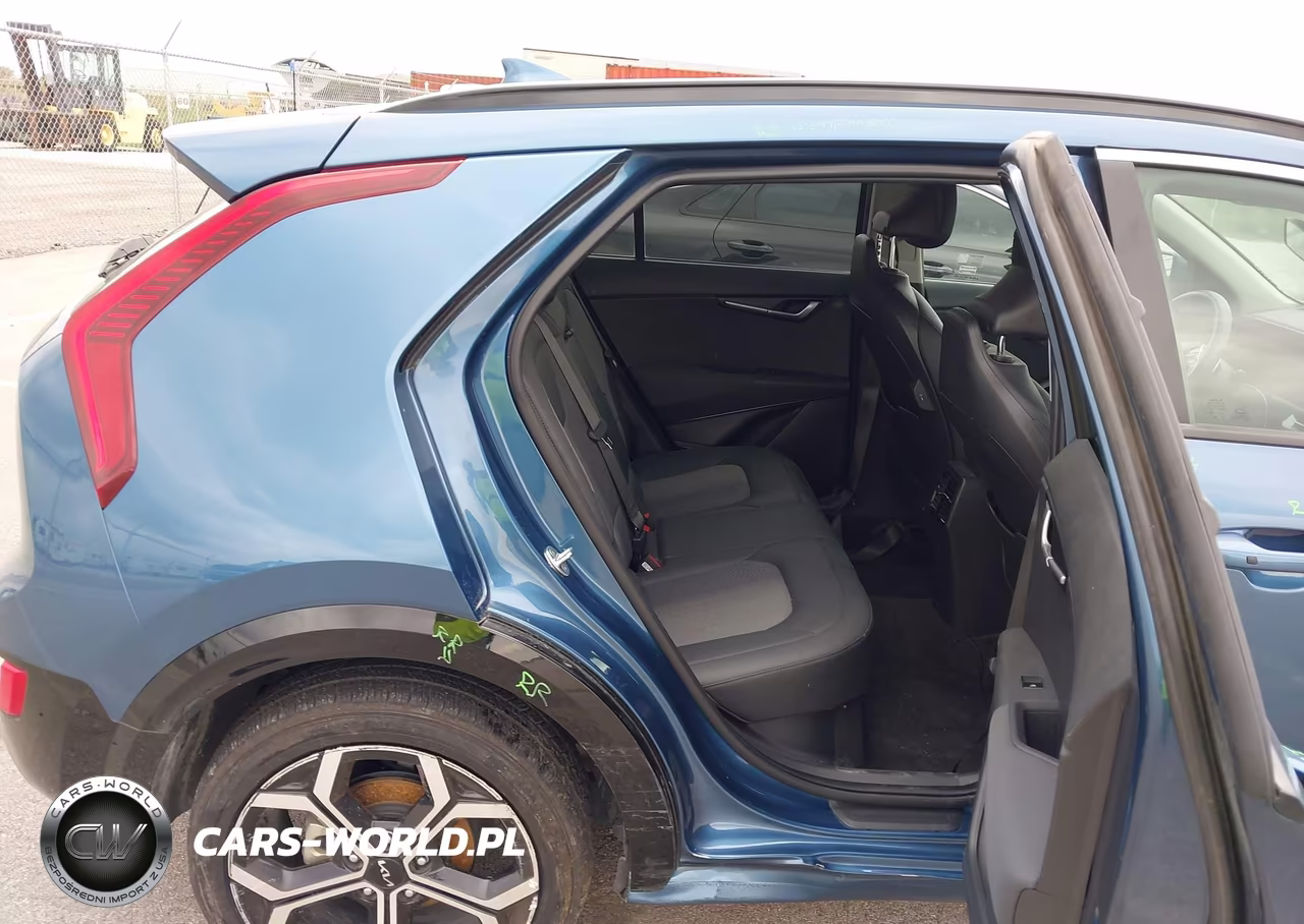 2023 Kia Niro Ex Touring VIN:KNDCR3LE7P5040102 - 8