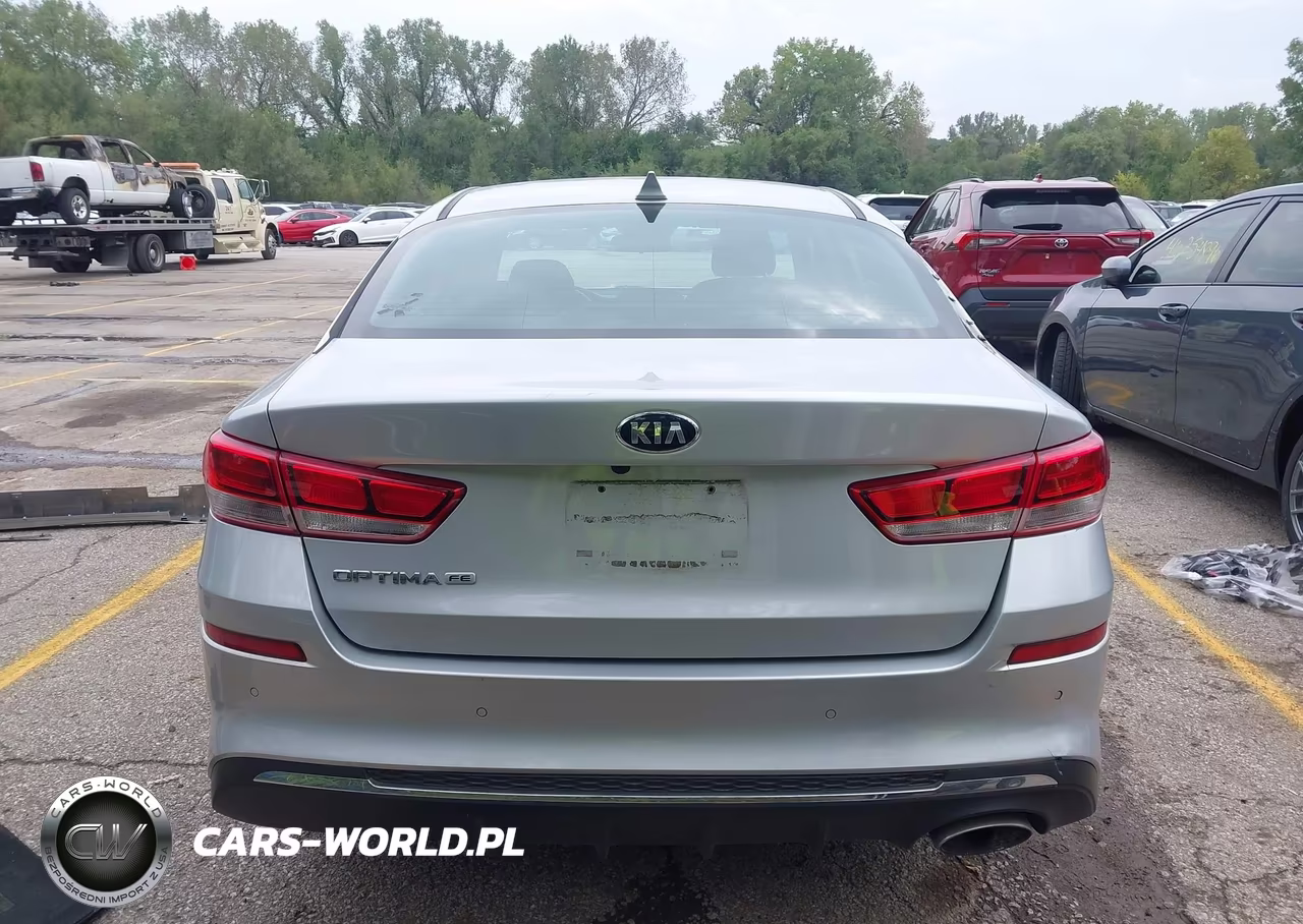 2019 Kia Optima Lx VIN:5XXGT4L33KG323981 - 17