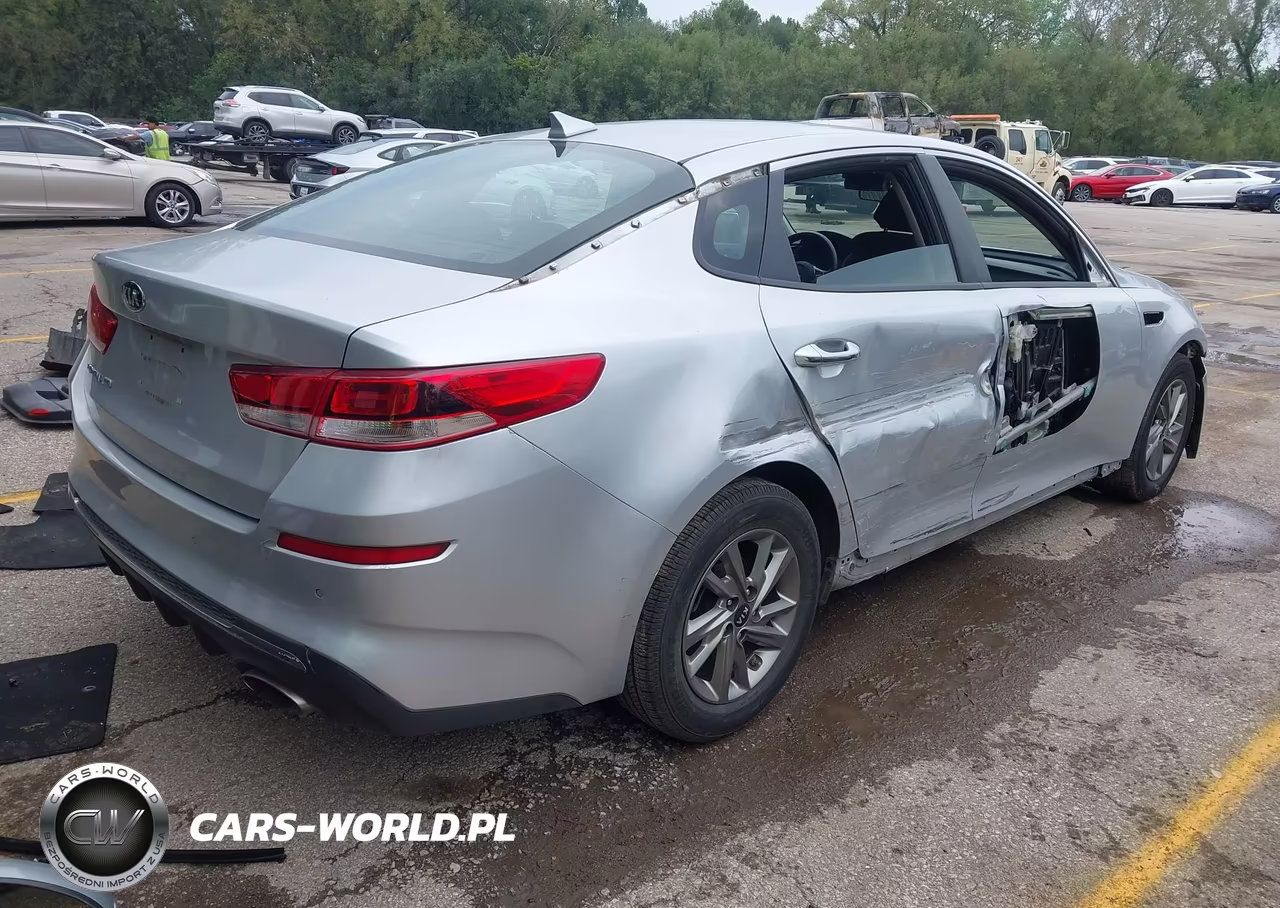 2019 Kia Optima Lx VIN:5XXGT4L33KG323981 - 4