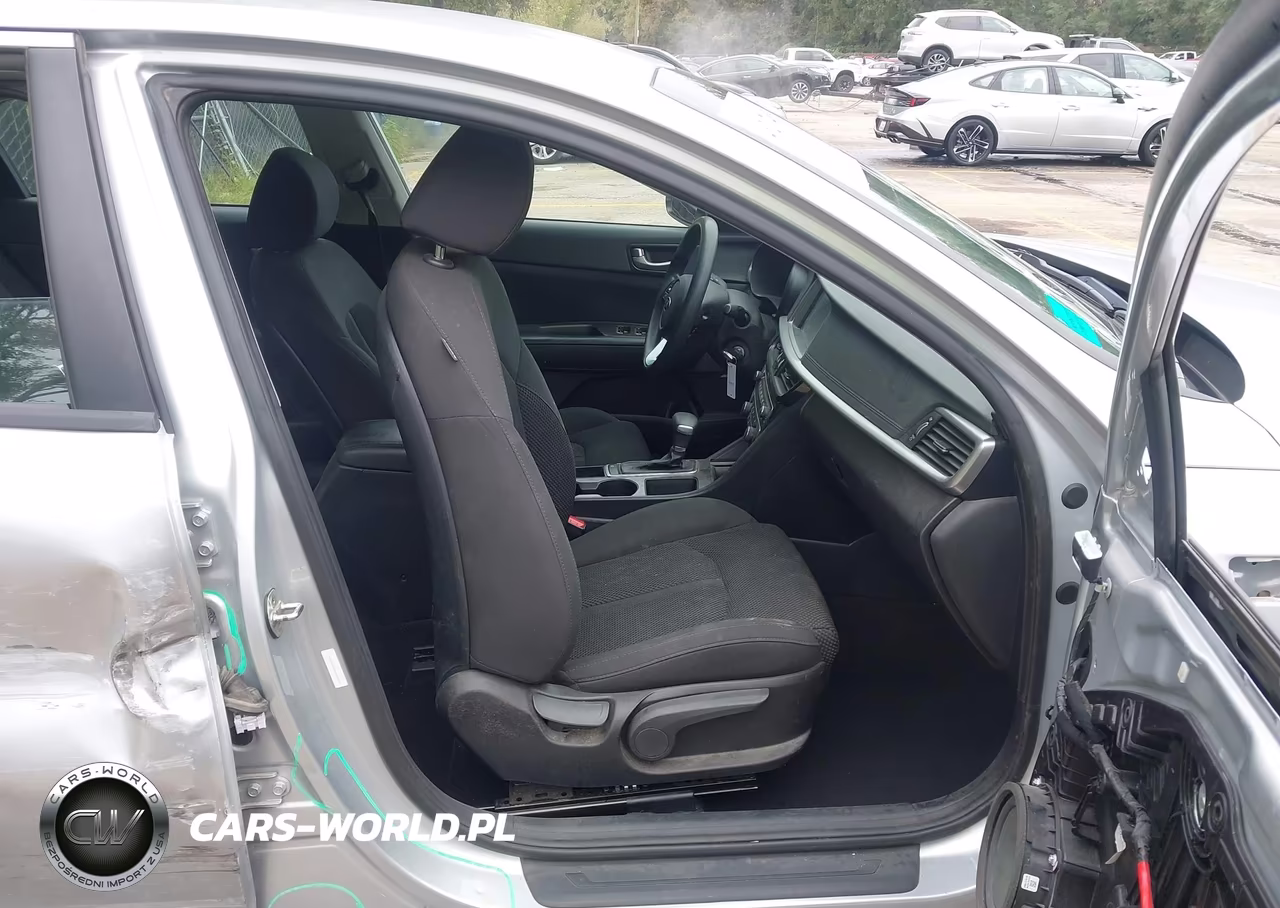 2019 Kia Optima Lx VIN:5XXGT4L33KG323981 - 5