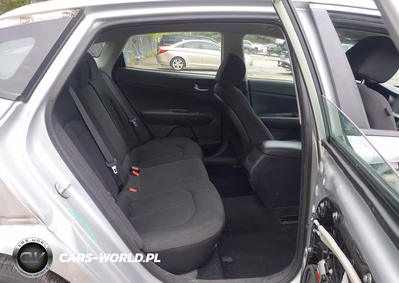2019 Kia Optima Lx VIN:5XXGT4L33KG323981 - 8