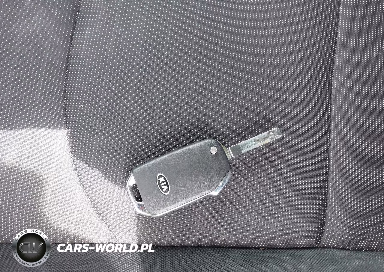 2019 Kia Forte S VIN:3KPF34AD6KE026137 - 11