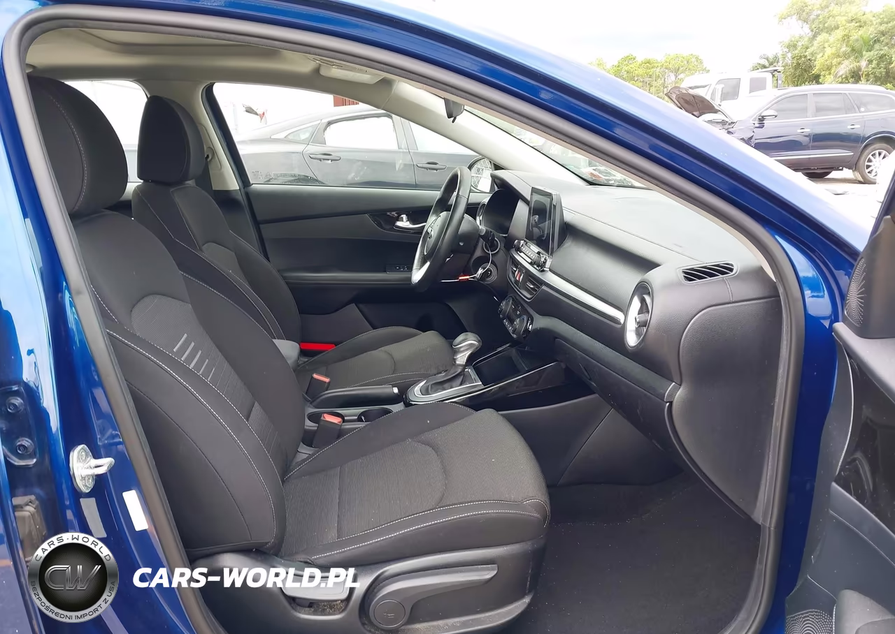 2019 Kia Forte S VIN:3KPF34AD6KE026137 - 5