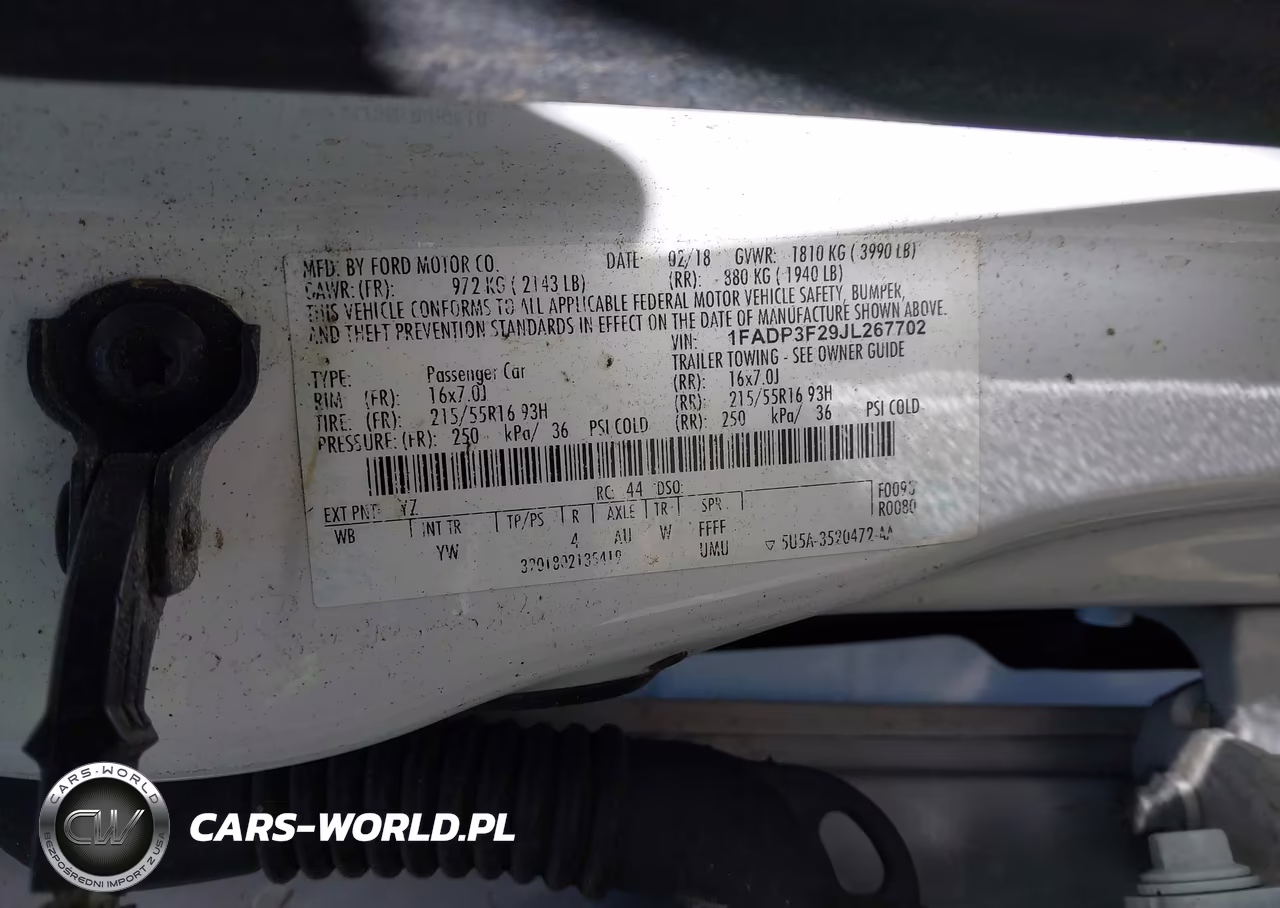2018 Ford Focus Se VIN:1FADP3F29JL267702 - 9