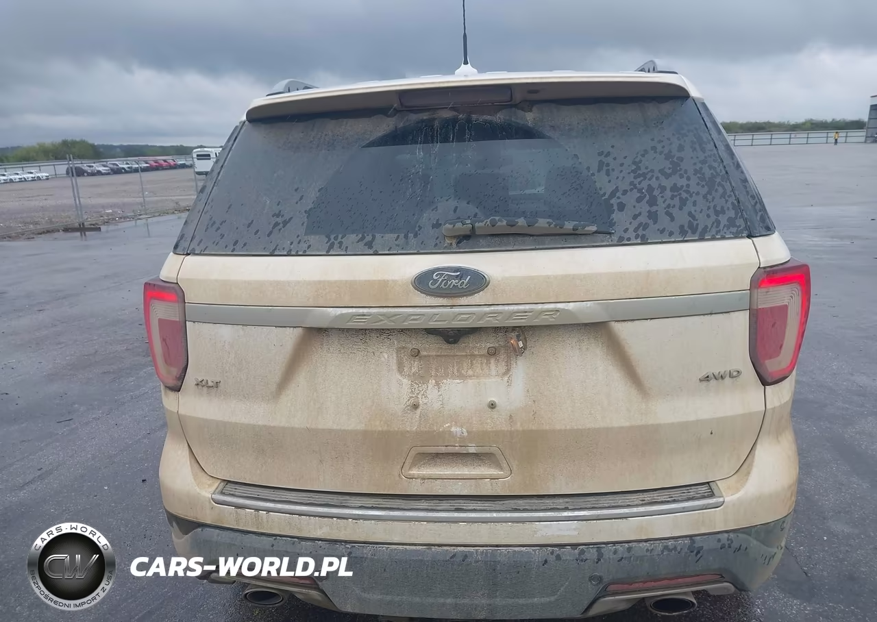 2018 Ford Explorer Xlt VIN:1FM5K8D8XJGC54558 - 16