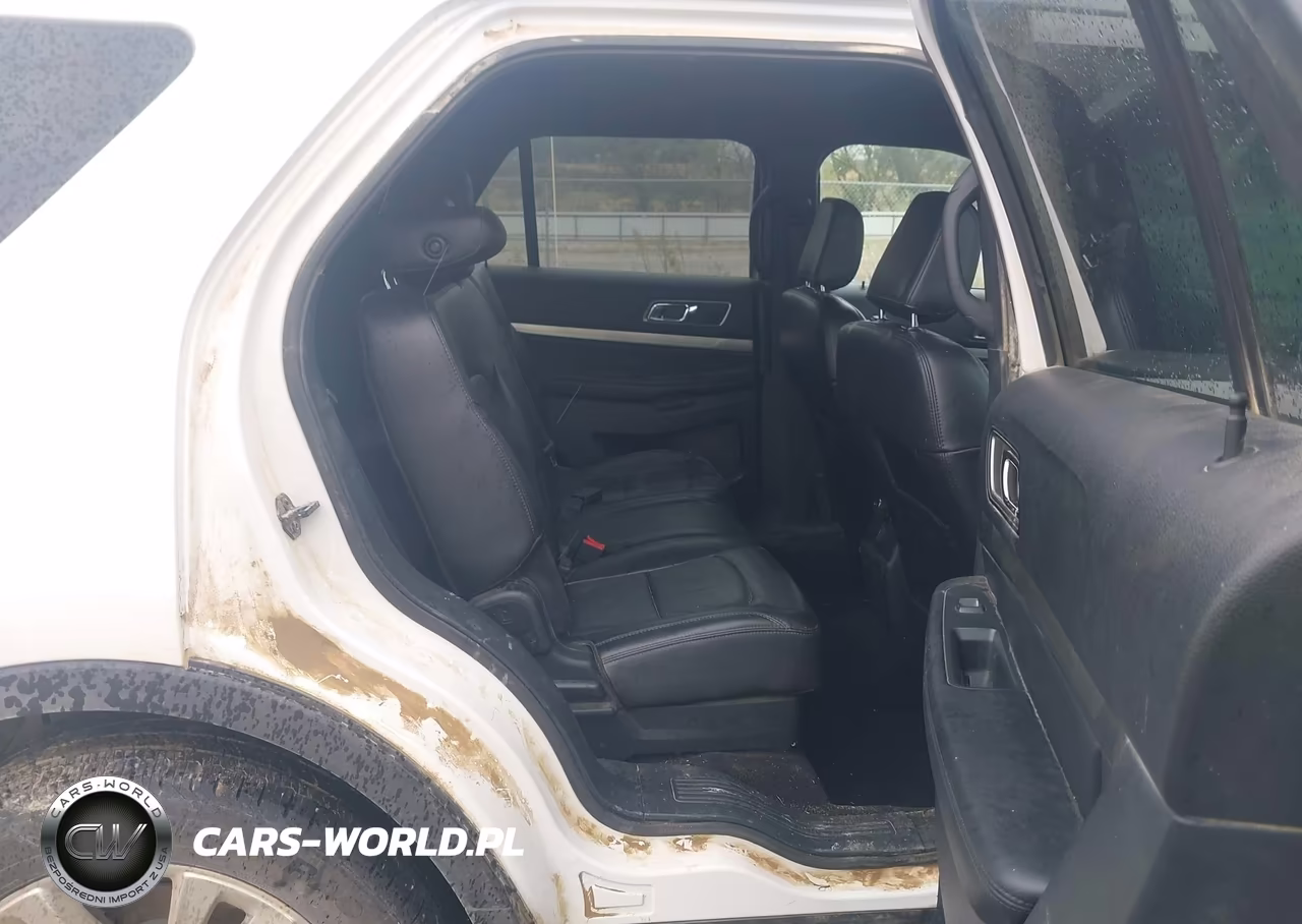 2018 Ford Explorer Xlt VIN:1FM5K8D8XJGC54558 - 8