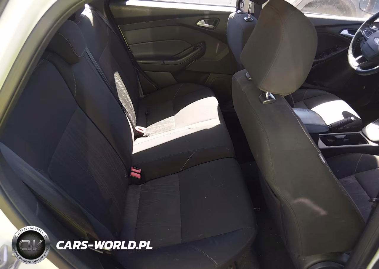 2016 Ford Focus Se VIN:1FADP3K29GL371265 - 8
