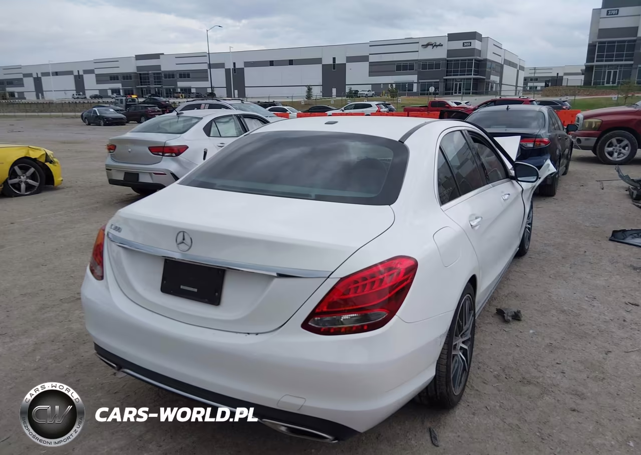2016 Mercedes-Benz C 300 VIN:55SWF4JBXGU167329 - 4