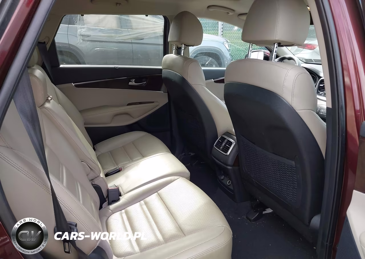 2018 Kia Sorento 3.3L Ex VIN:5XYPHDA50JG355402 - 8