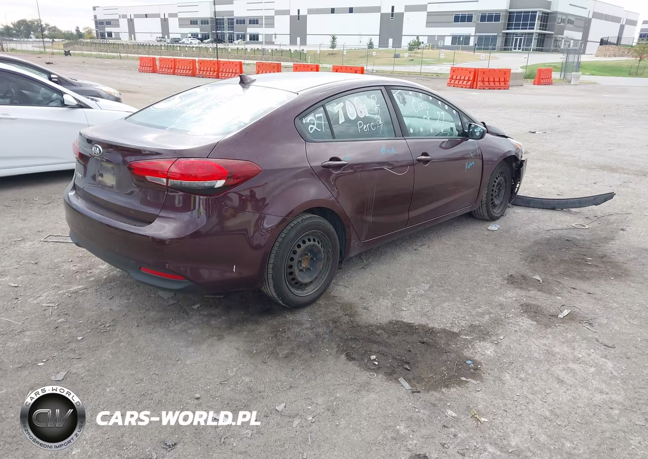 2018 Kia Forte Lx VIN:3KPFK4A74JE274365 - 4
