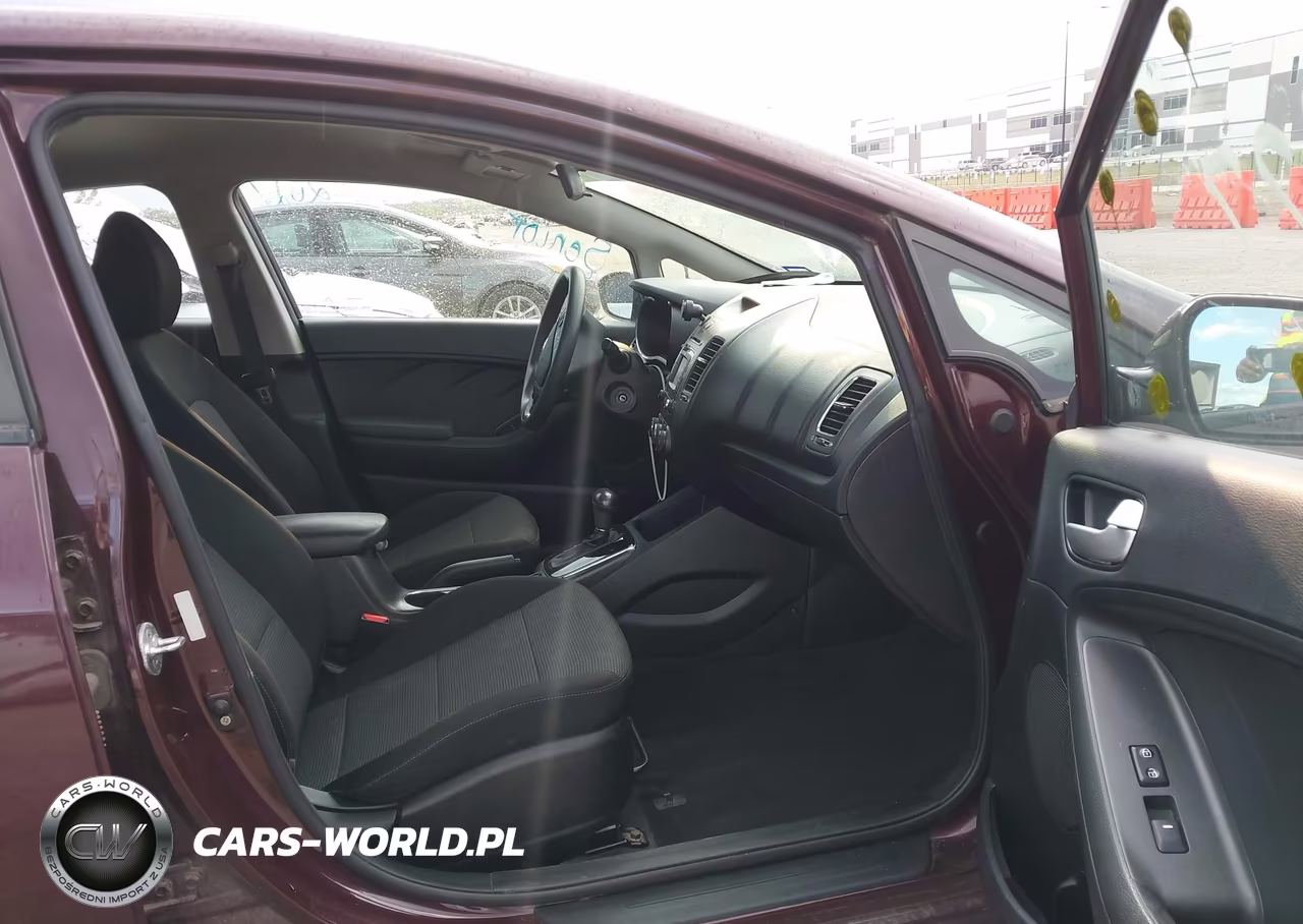 2018 Kia Forte Lx VIN:3KPFK4A74JE274365 - 5