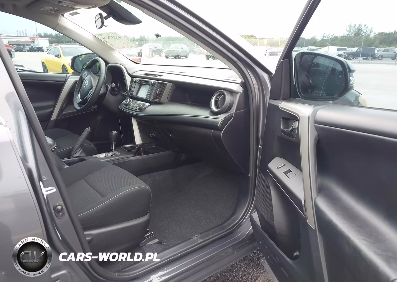 2017 Toyota Rav4 Xle VIN:2T3WFREV7HW391348 - 5